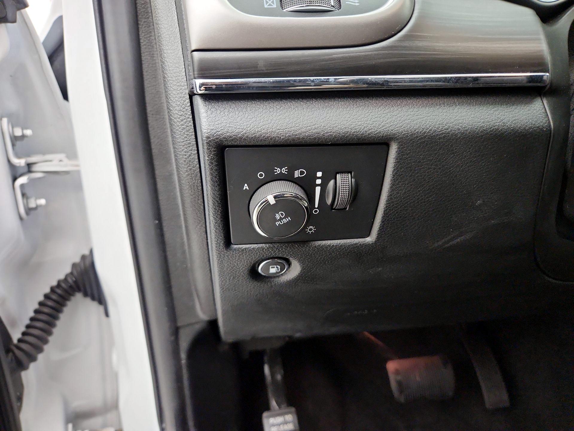 Thumbnail: 2022 Jeep Grand Cherokee - 13