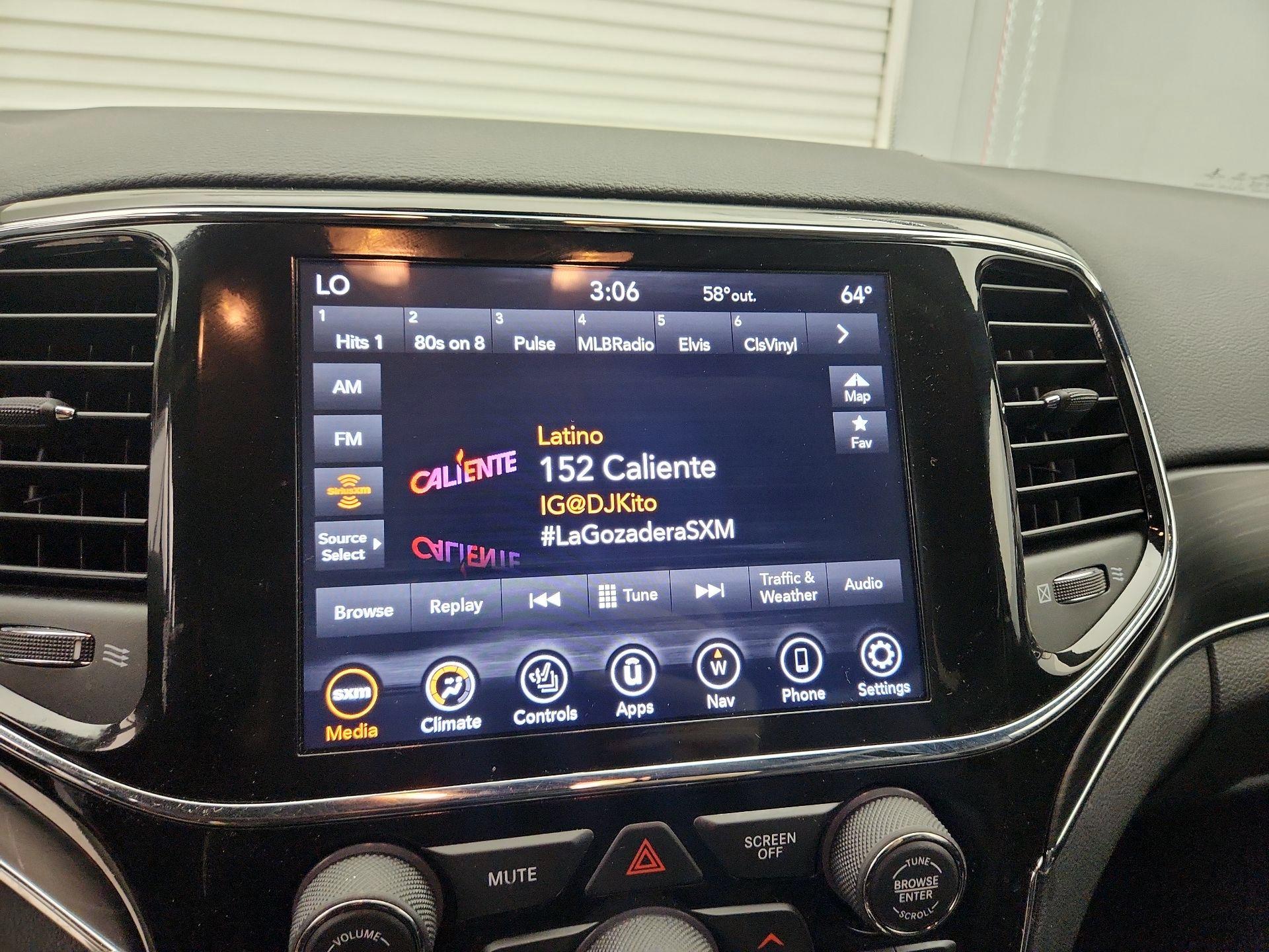 Thumbnail: 2022 Jeep Grand Cherokee - 16