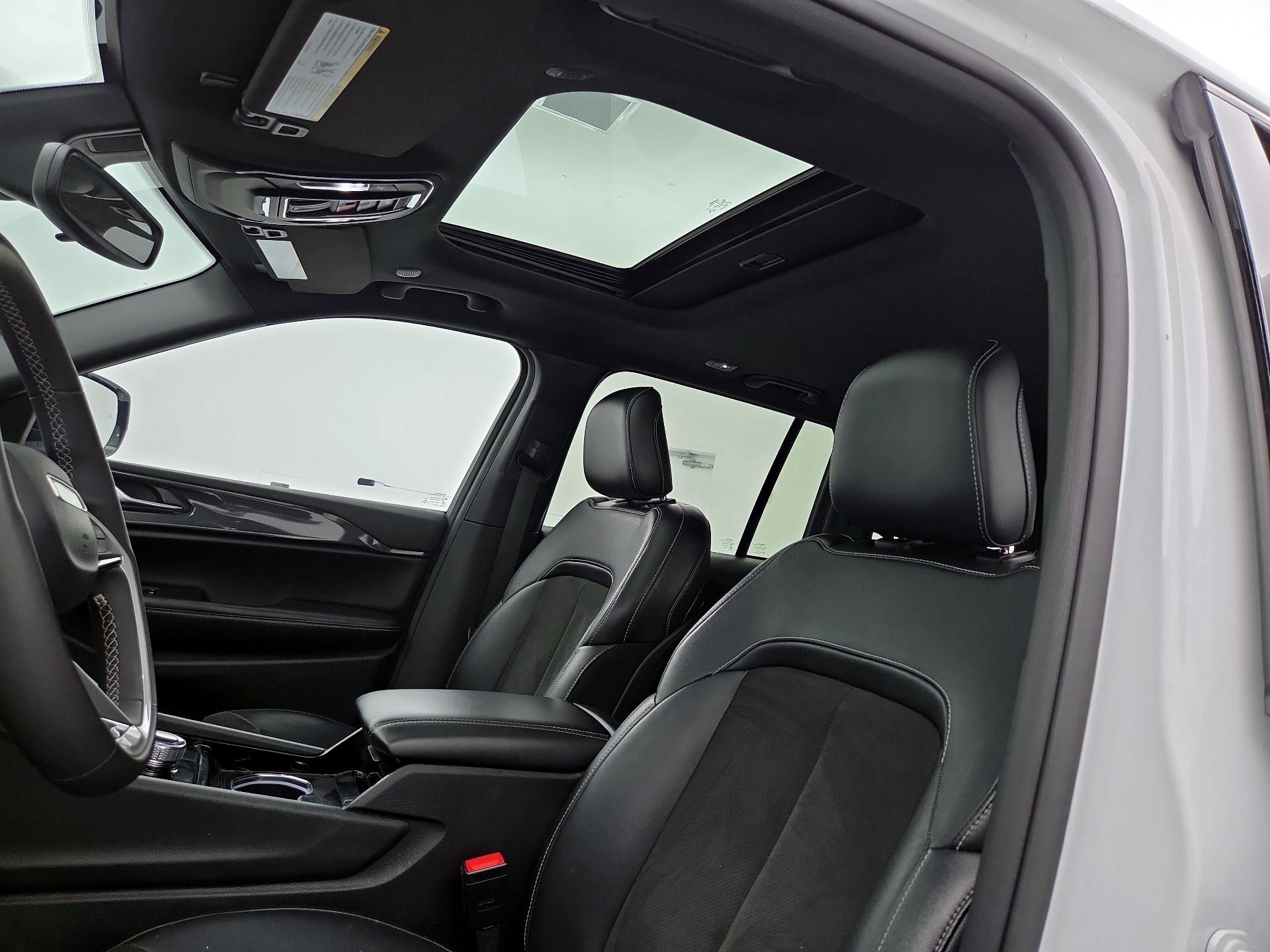 Thumbnail: 2023 Jeep Grand Cherokee - 19