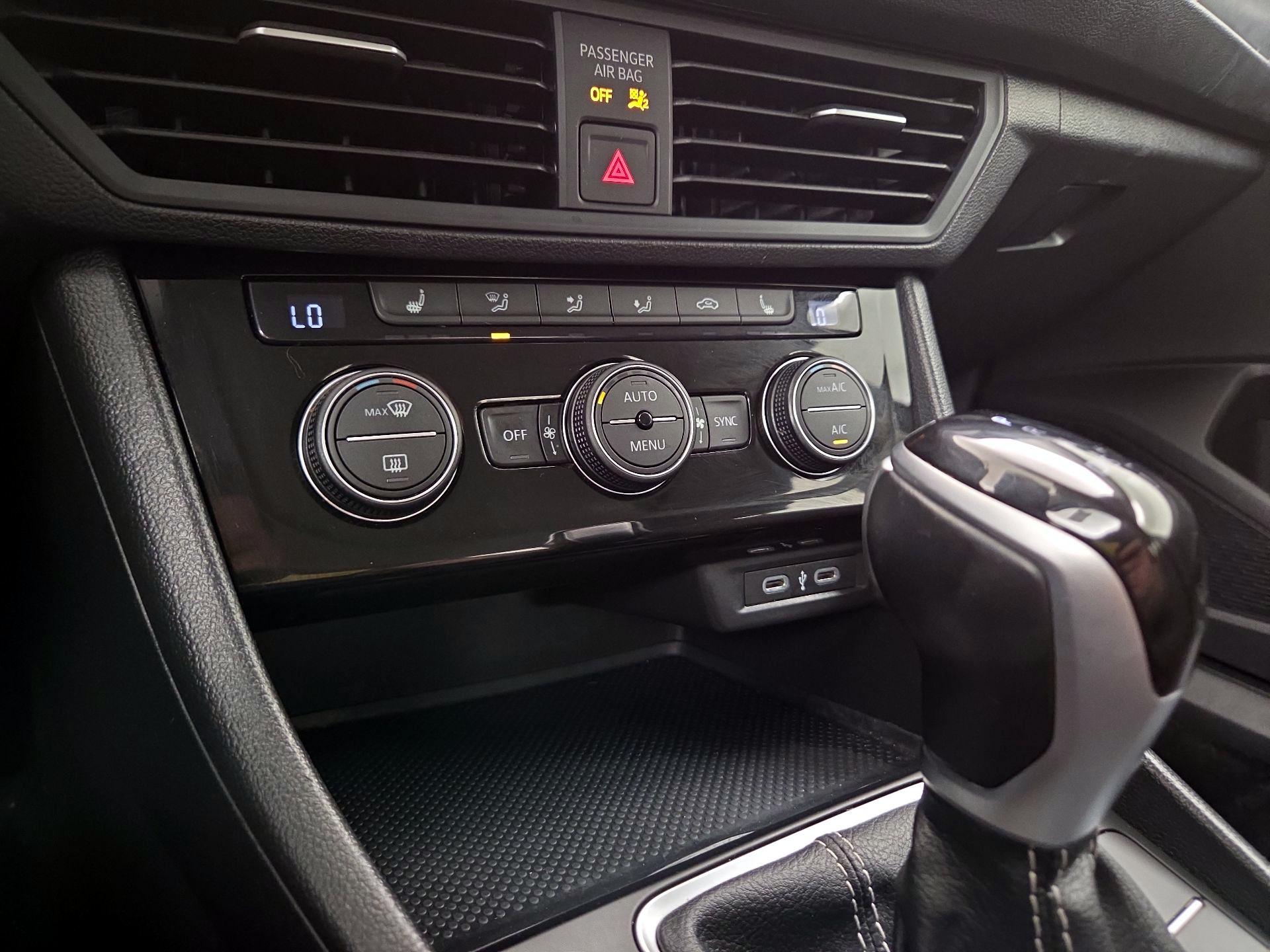 Thumbnail: 2024 Volkswagen Jetta - 16