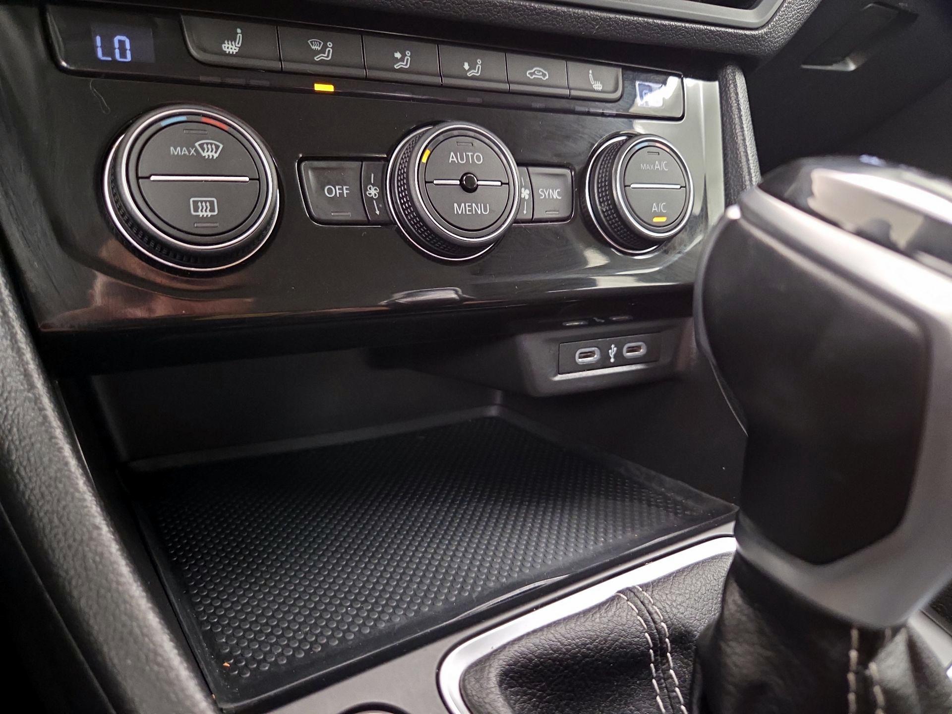 Thumbnail: 2024 Volkswagen Jetta - 18