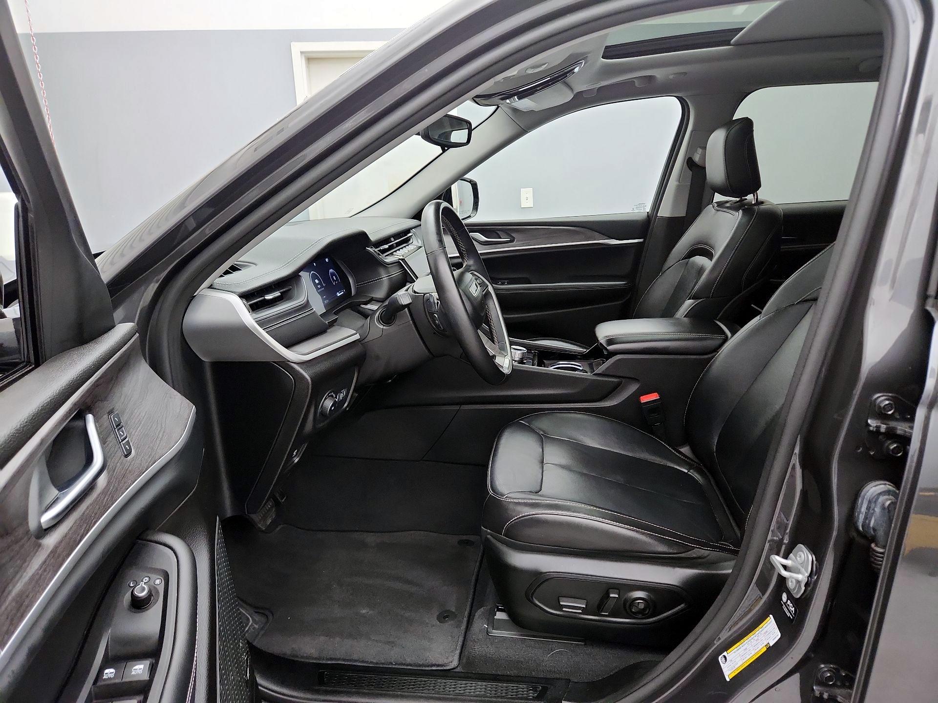 Thumbnail: 2022 Jeep Grand Cherokee - 11