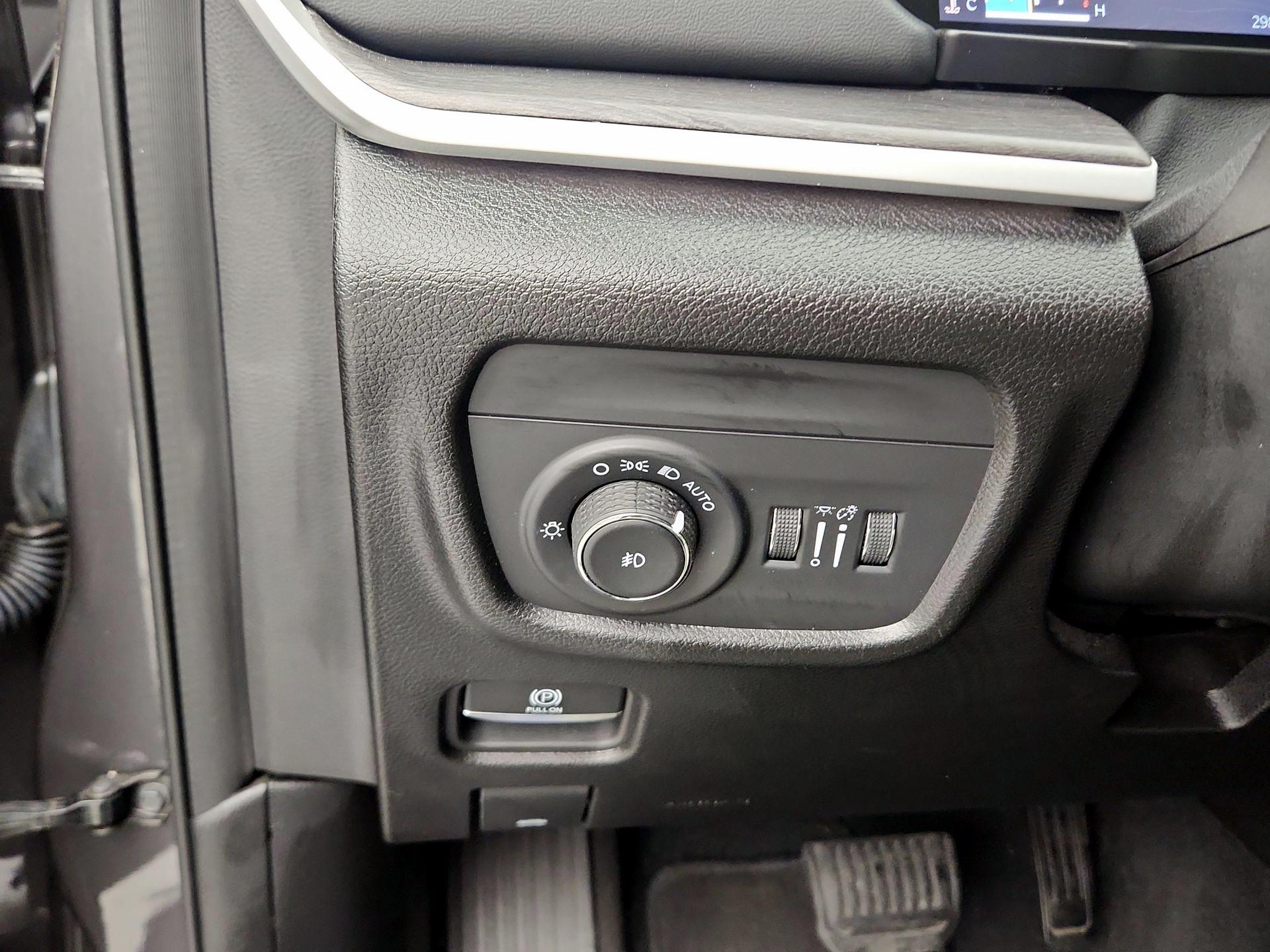 Thumbnail: 2022 Jeep Grand Cherokee - 13