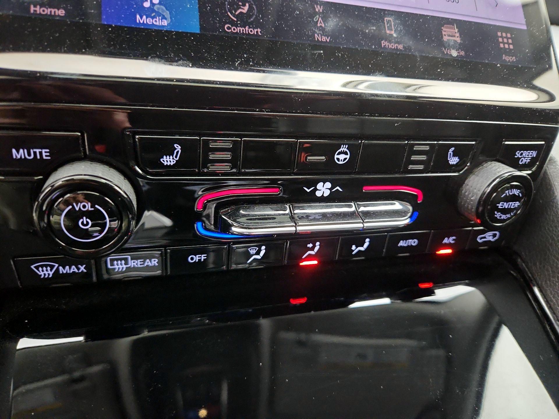 Thumbnail: 2022 Jeep Grand Cherokee - 17