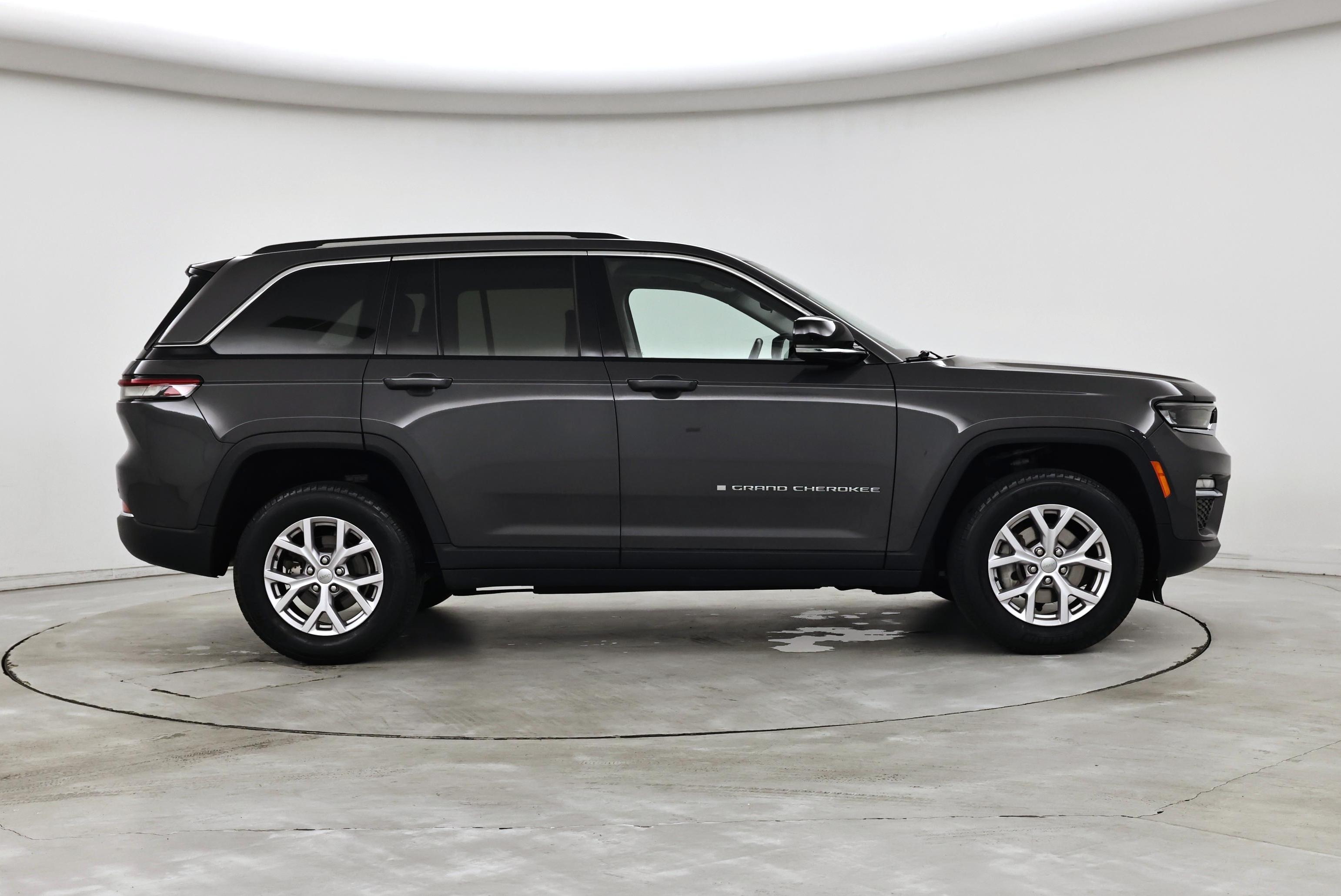 Thumbnail: 2022 Jeep Grand Cherokee - 7