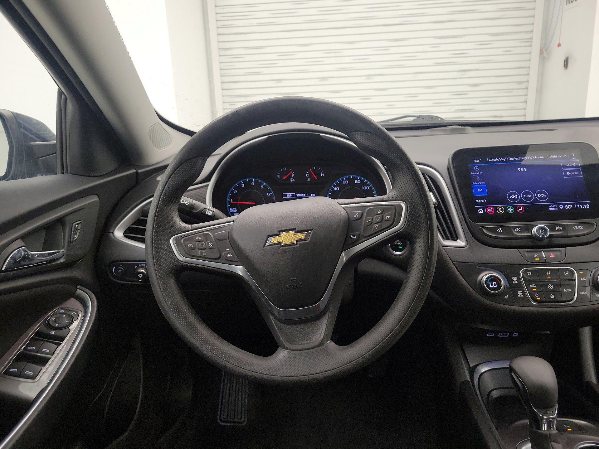 Thumbnail: 2022 Chevrolet Malibu - 10