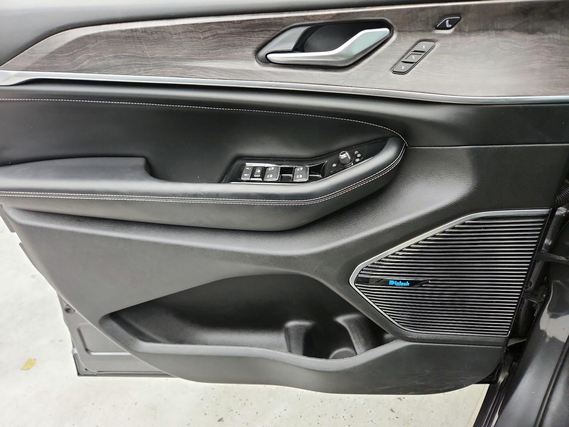 Thumbnail: 2022 Jeep Grand Cherokee - 12