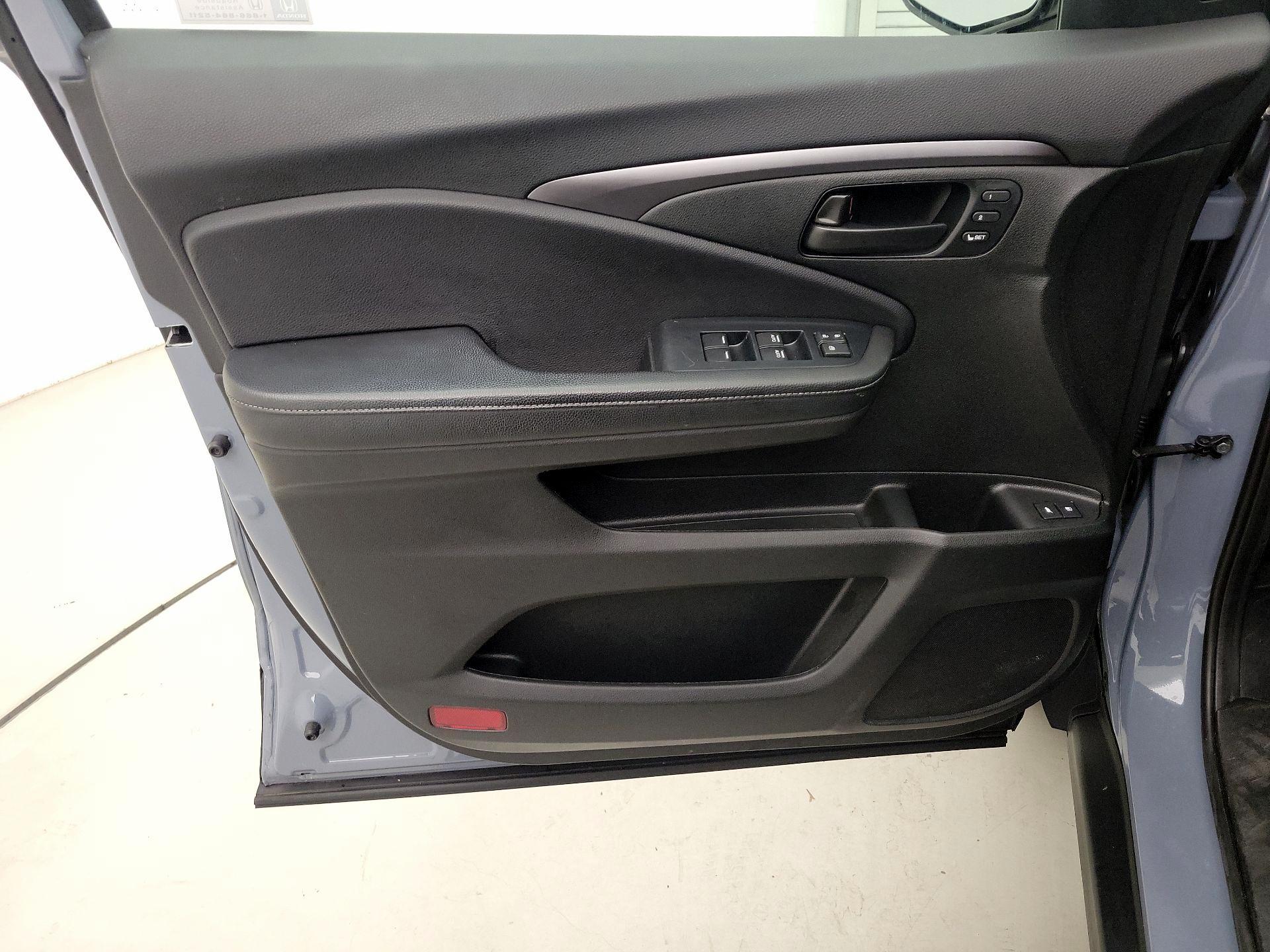 Thumbnail: 2023 Honda Passport - 12