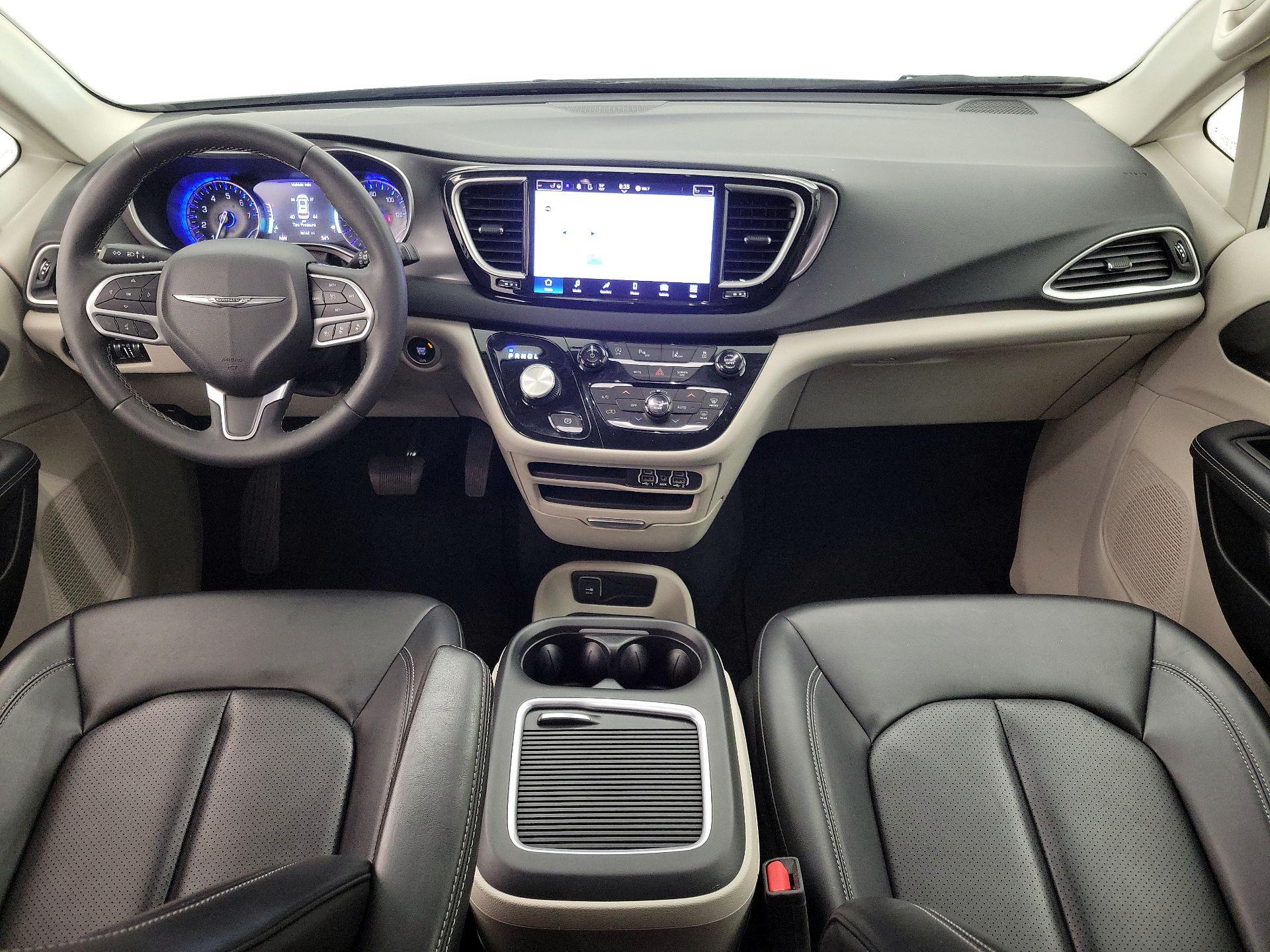 Thumbnail: 2023 Chrysler Pacifica - 9