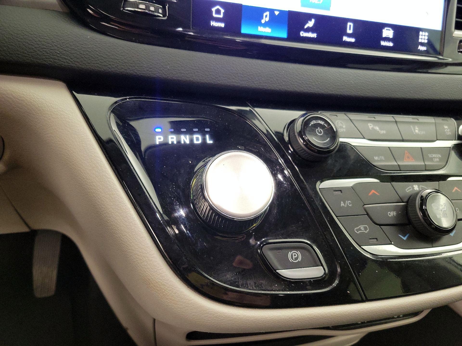 Thumbnail: 2023 Chrysler Pacifica - 17