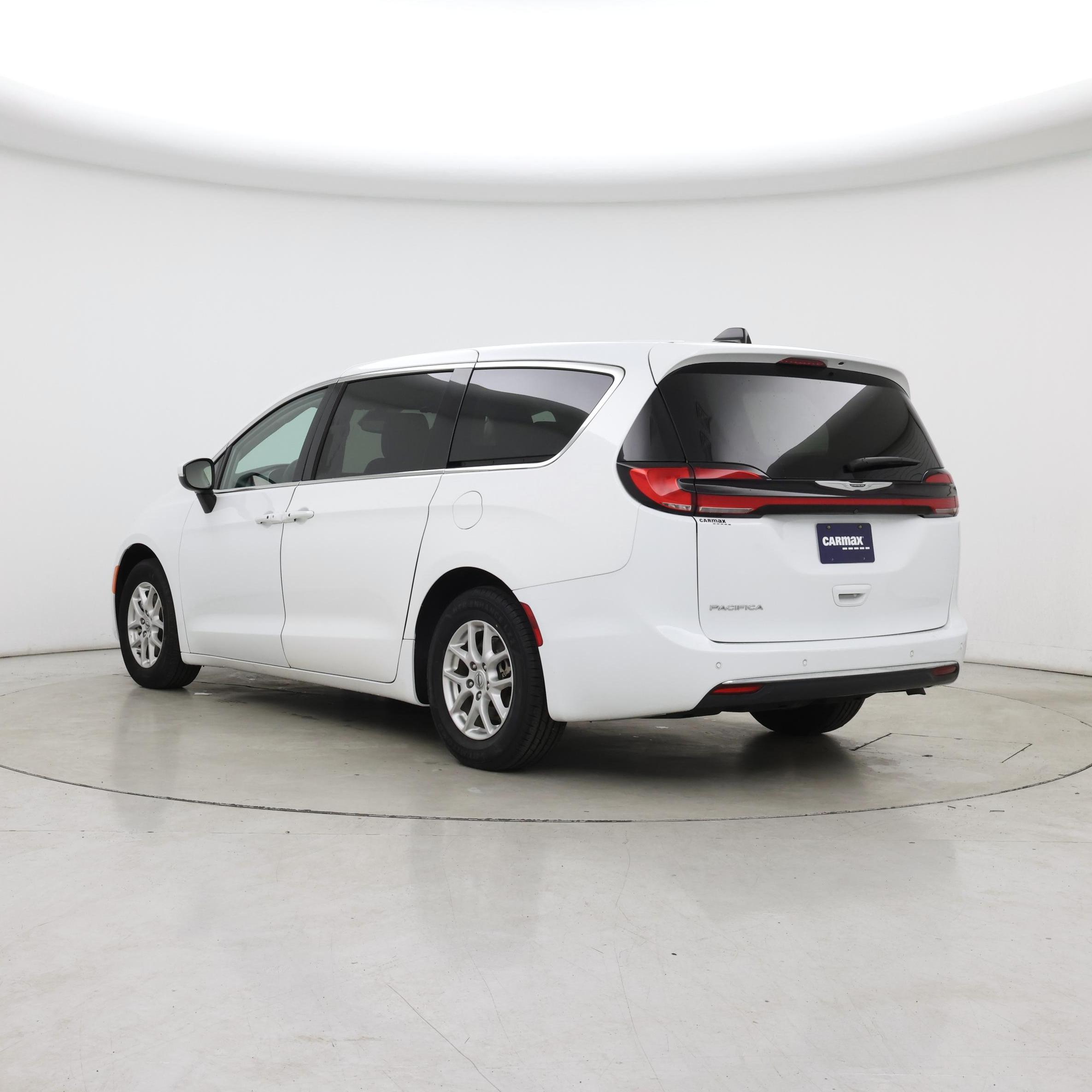 Thumbnail: 2023 Chrysler Pacifica - 2