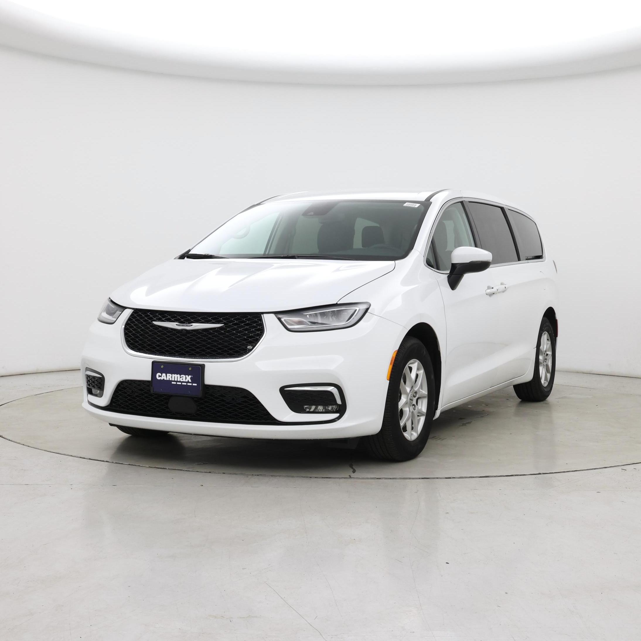 Thumbnail: 2023 Chrysler Pacifica - 4