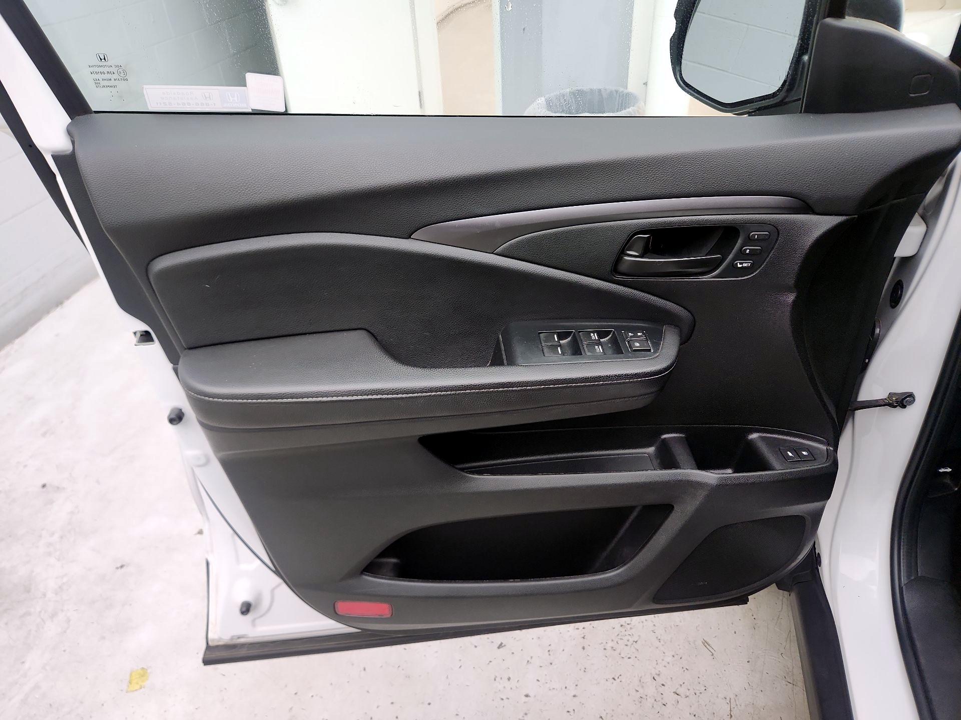 Thumbnail: 2023 Honda Passport - 12