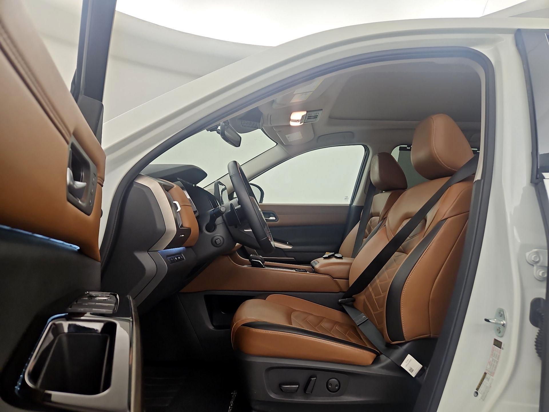 Thumbnail: 2023 Nissan Pathfinder - 11