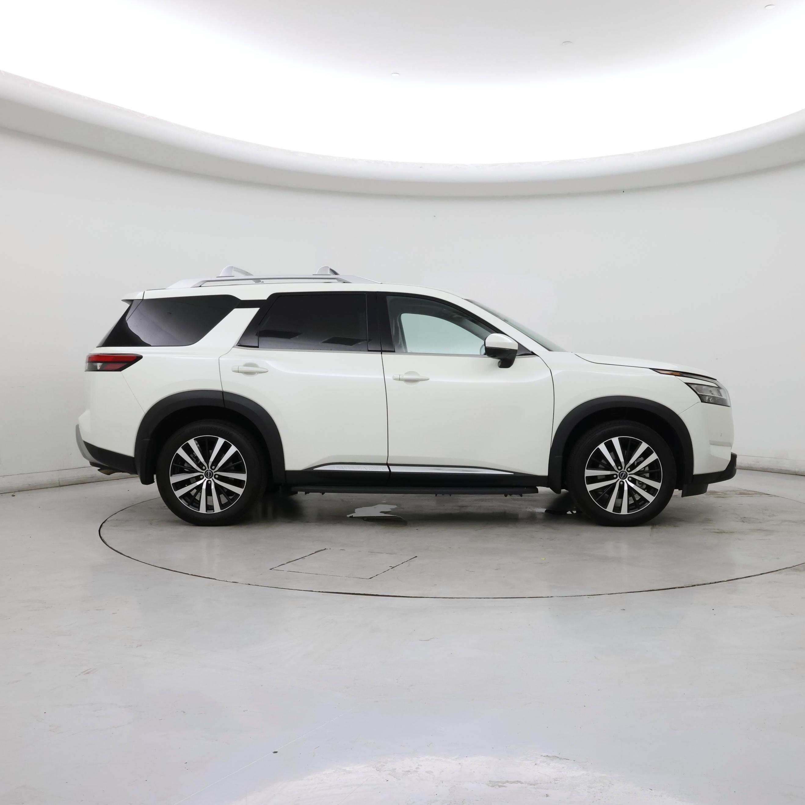 Thumbnail: 2023 Nissan Pathfinder - 7