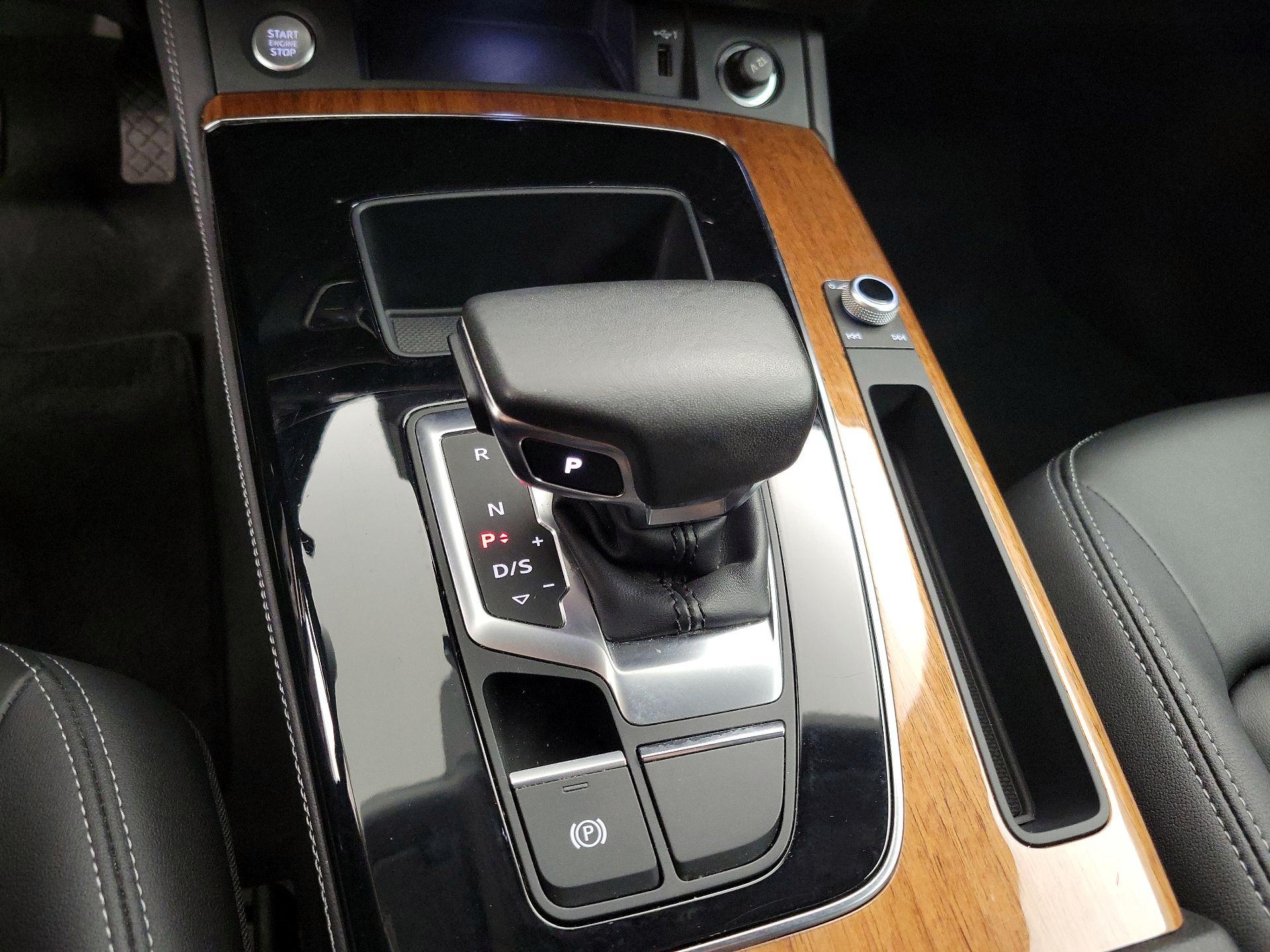 Thumbnail: 2023 Audi Q5 - 17