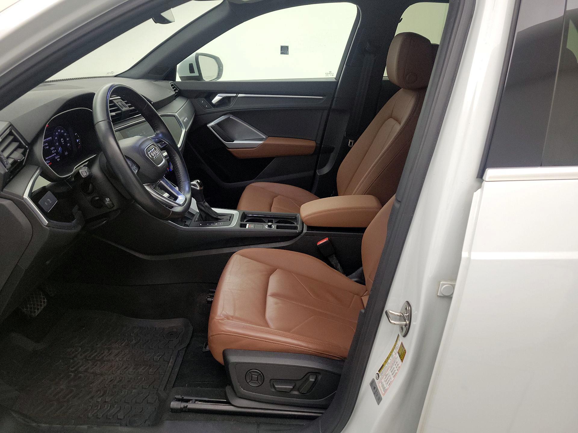 Thumbnail: 2020 Audi Q3 - 11