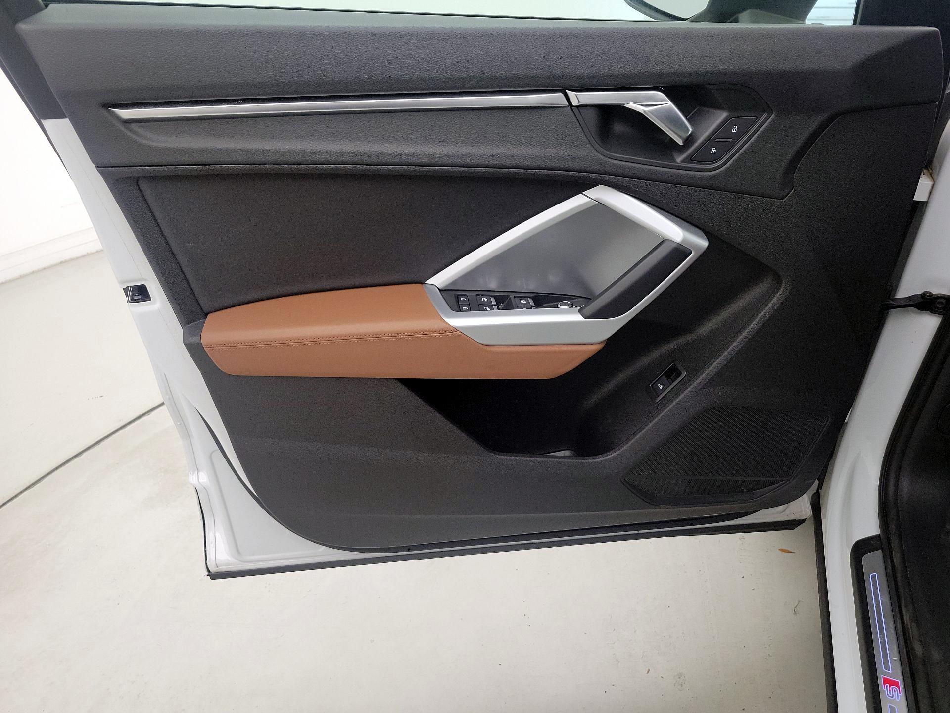 Thumbnail: 2020 Audi Q3 - 12