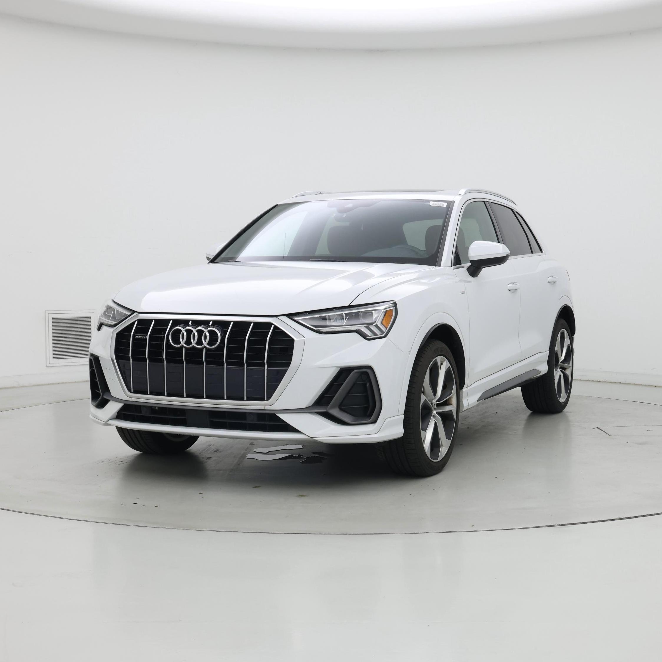 Thumbnail: 2020 Audi Q3 - 4