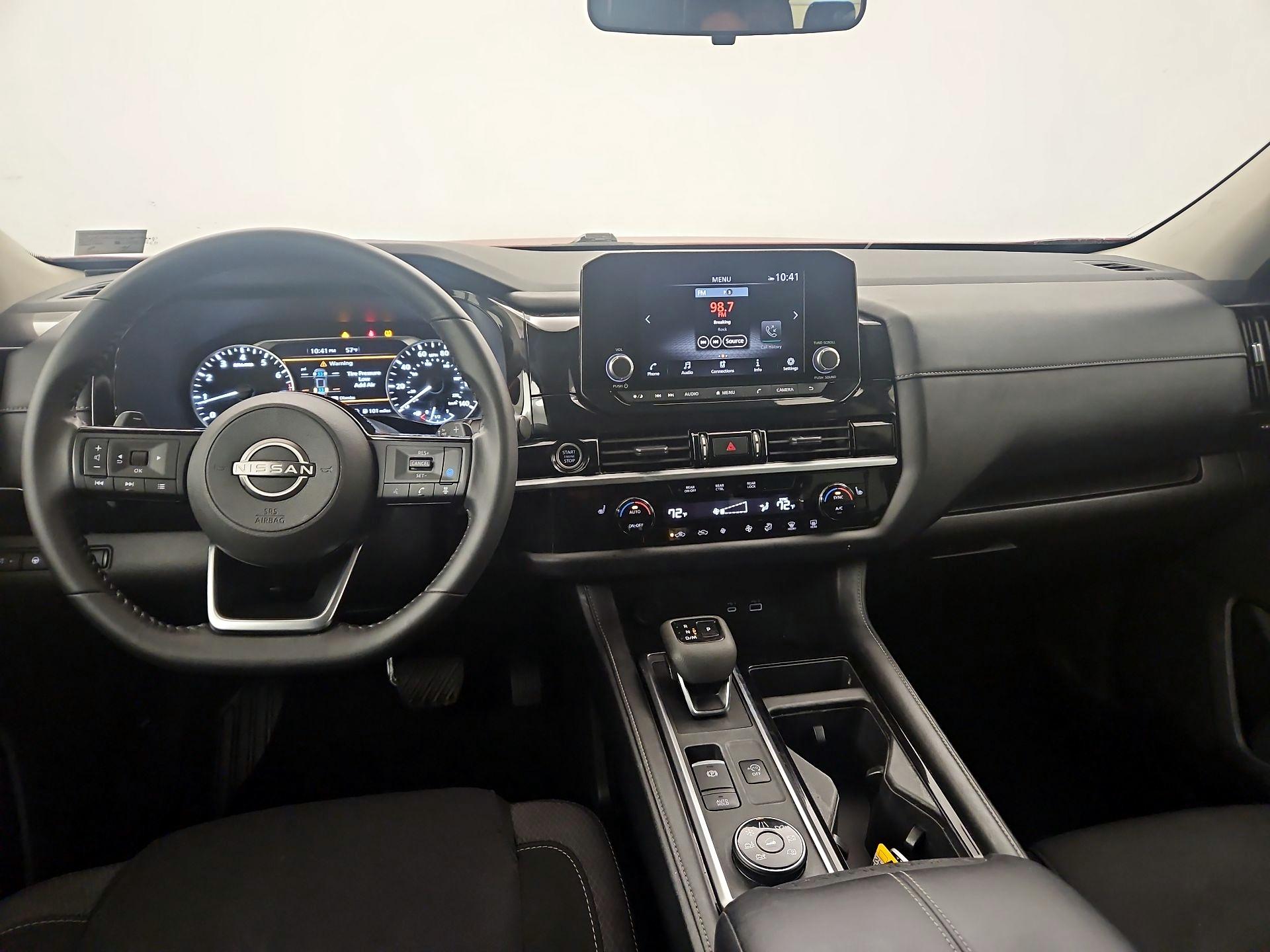 Thumbnail: 2023 Nissan Pathfinder - 9