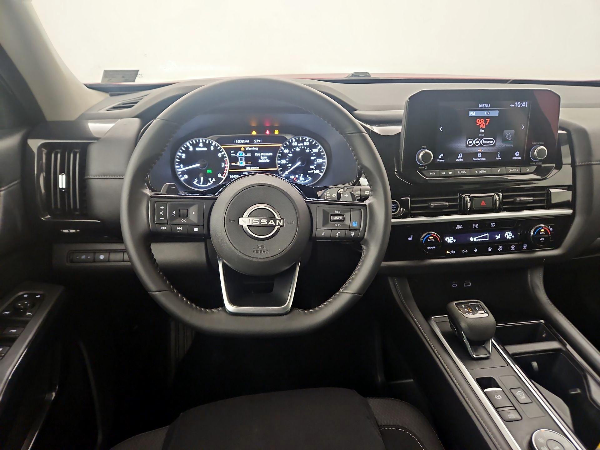 Thumbnail: 2023 Nissan Pathfinder - 10
