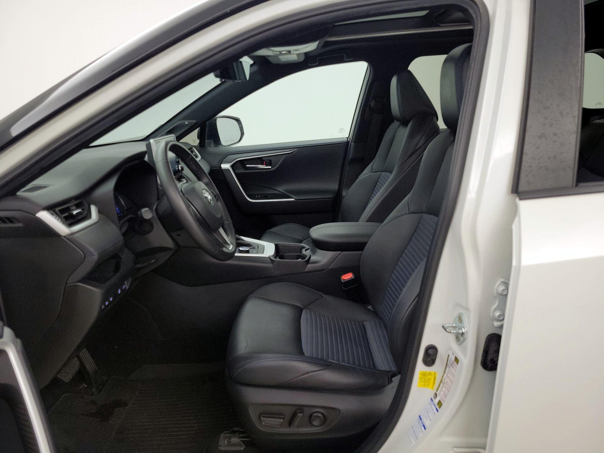 Thumbnail: 2021 Toyota RAV4 - 11