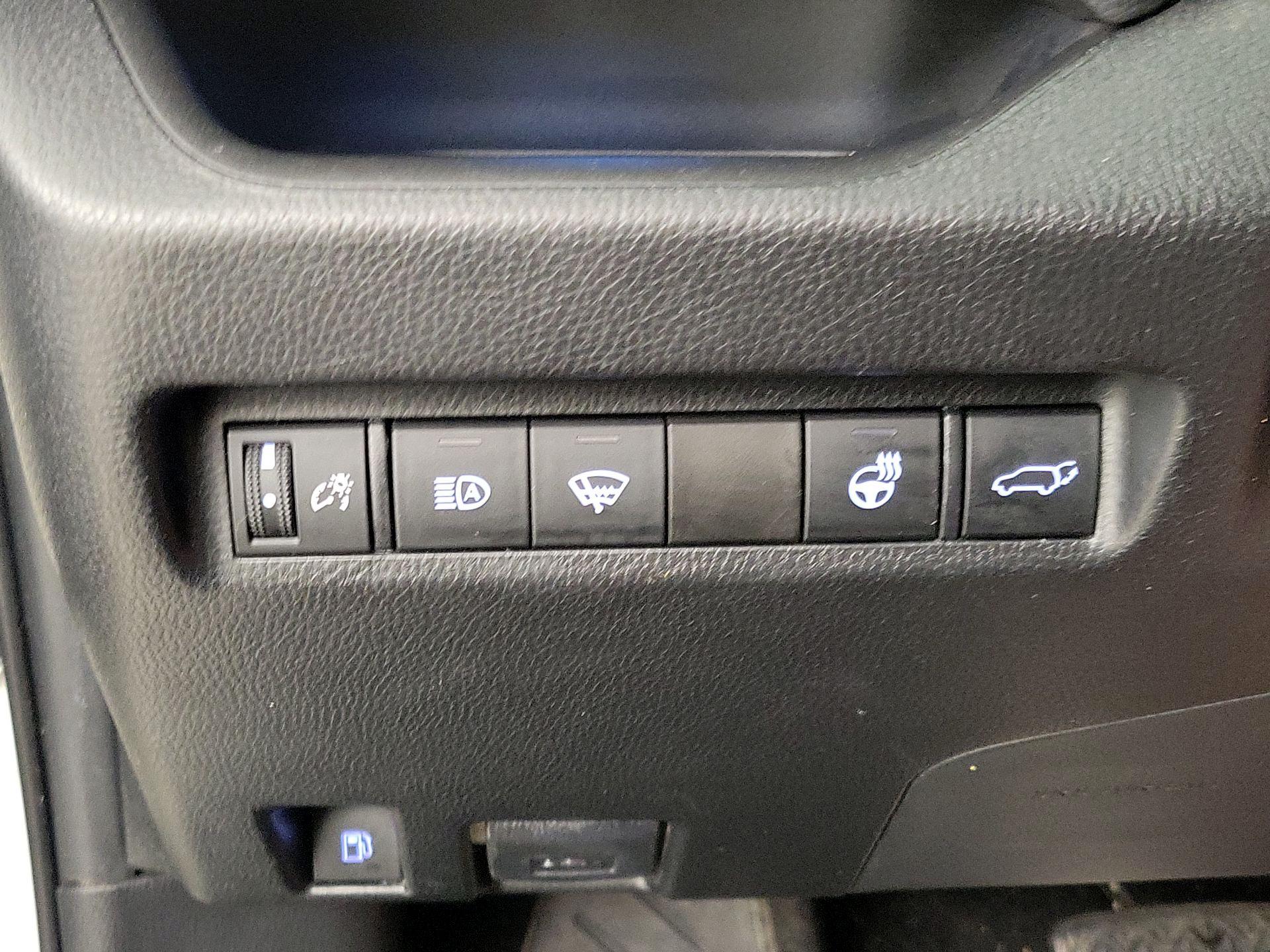 Thumbnail: 2021 Toyota RAV4 - 13