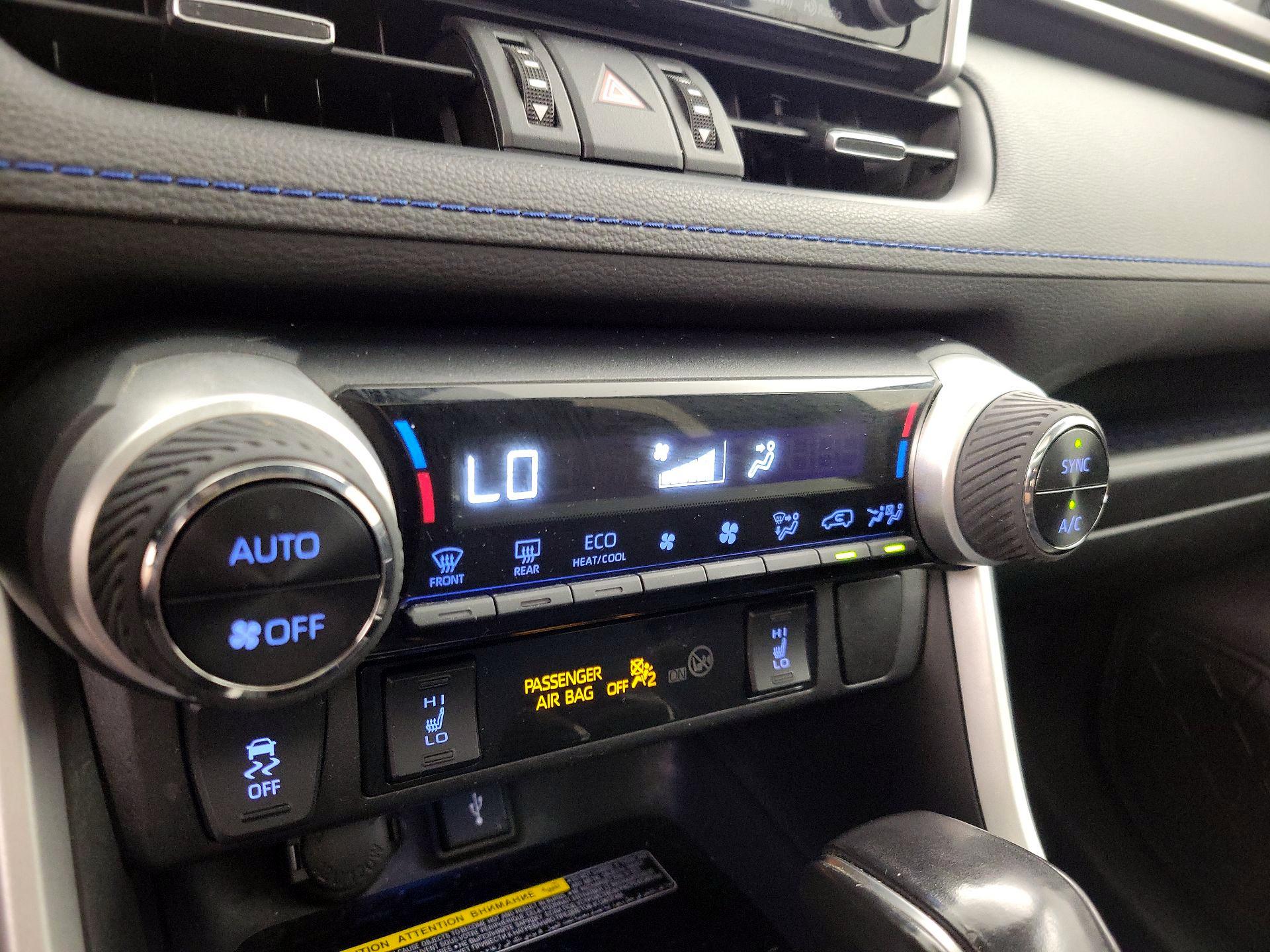 Thumbnail: 2021 Toyota RAV4 - 17