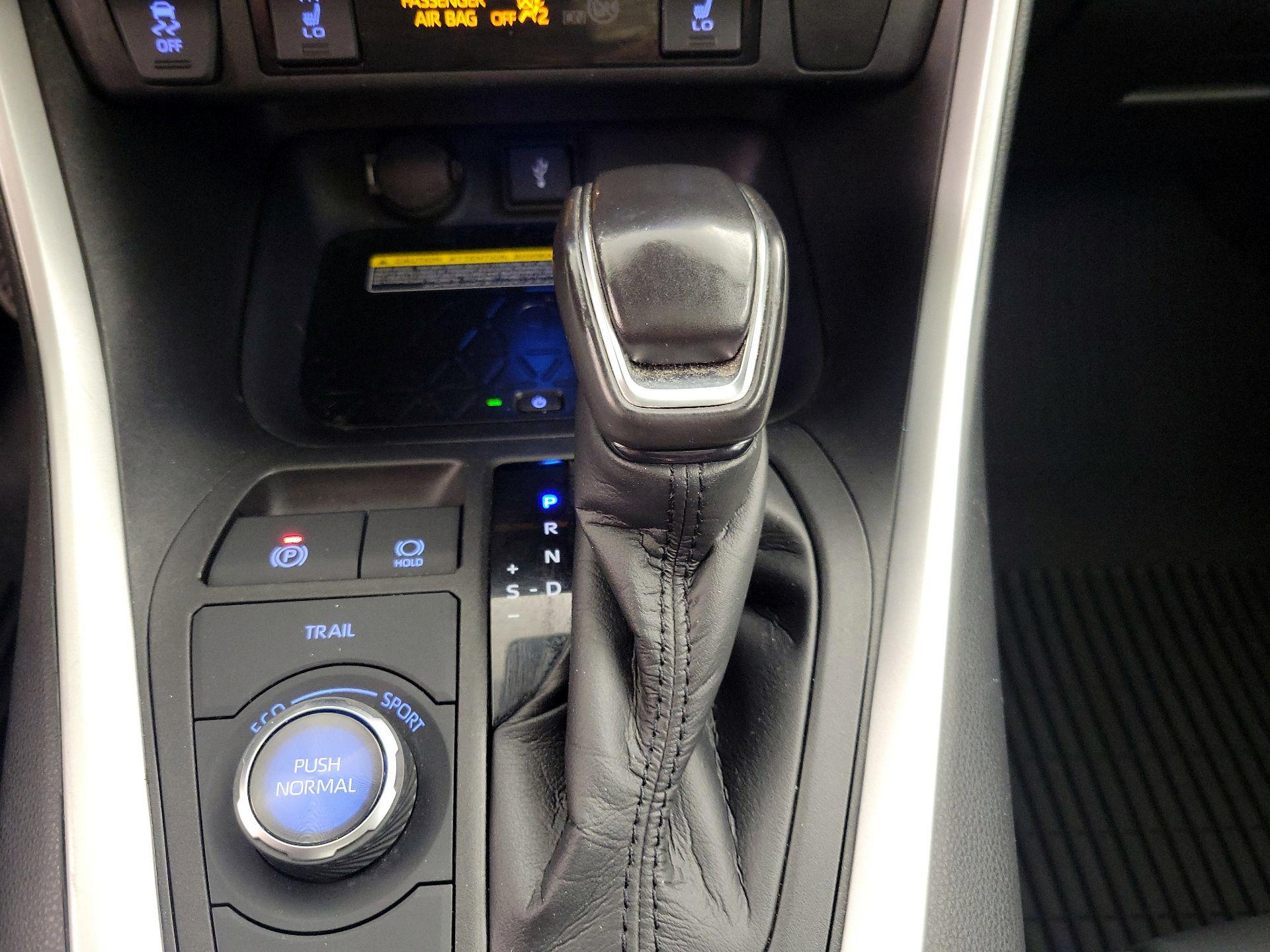 Thumbnail: 2021 Toyota RAV4 - 18