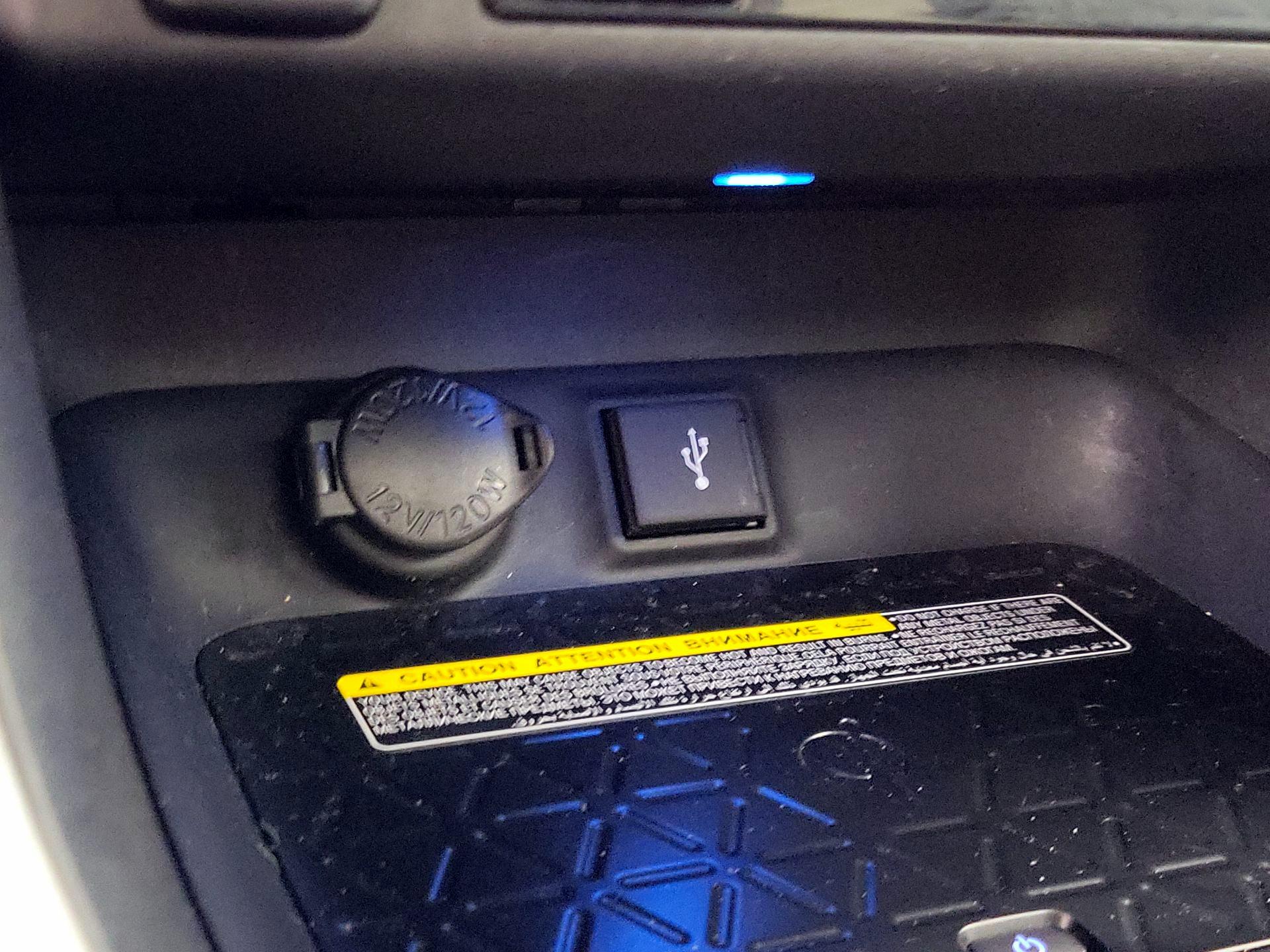 Thumbnail: 2021 Toyota RAV4 - 19