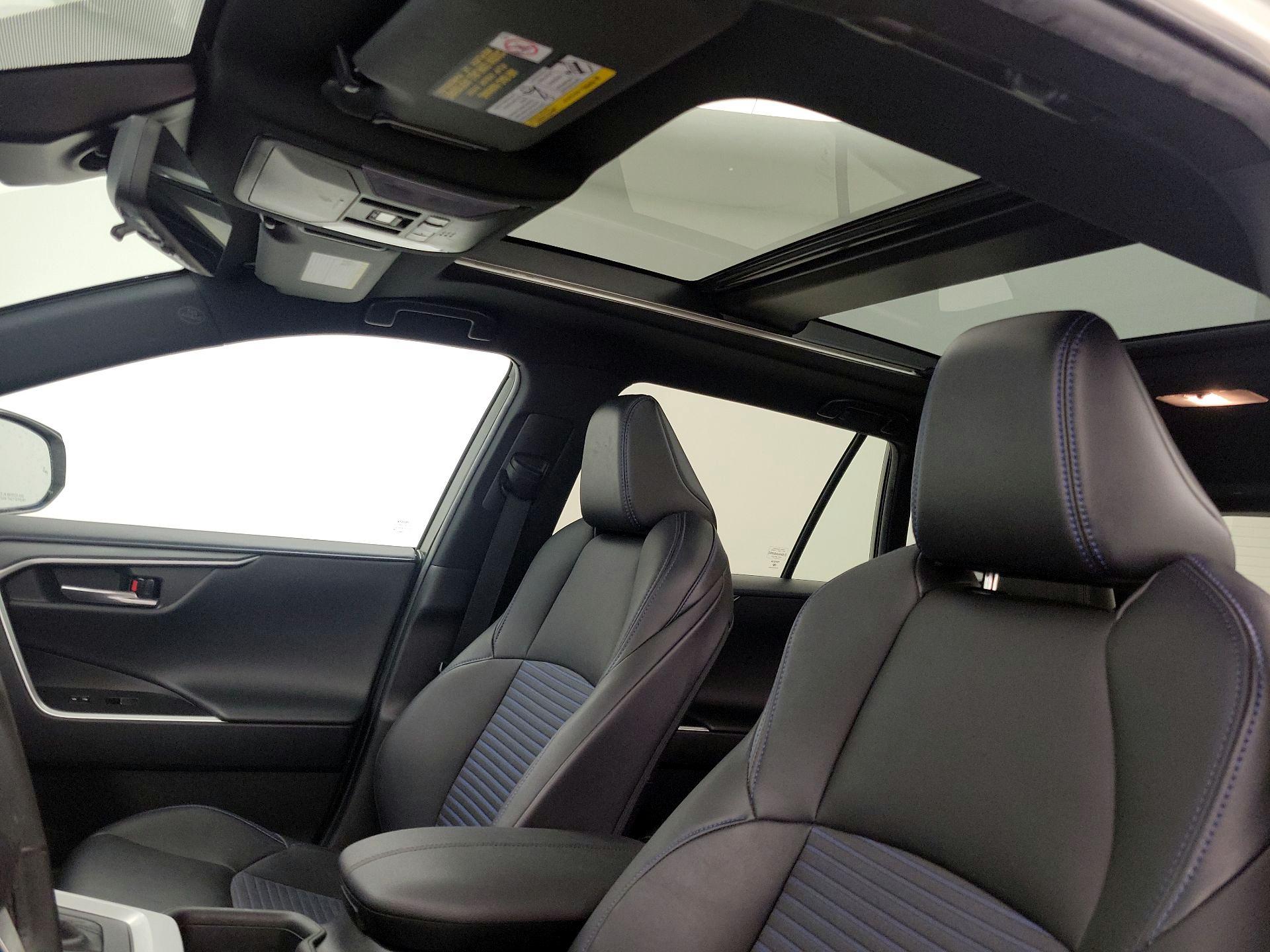 Thumbnail: 2021 Toyota RAV4 - 20