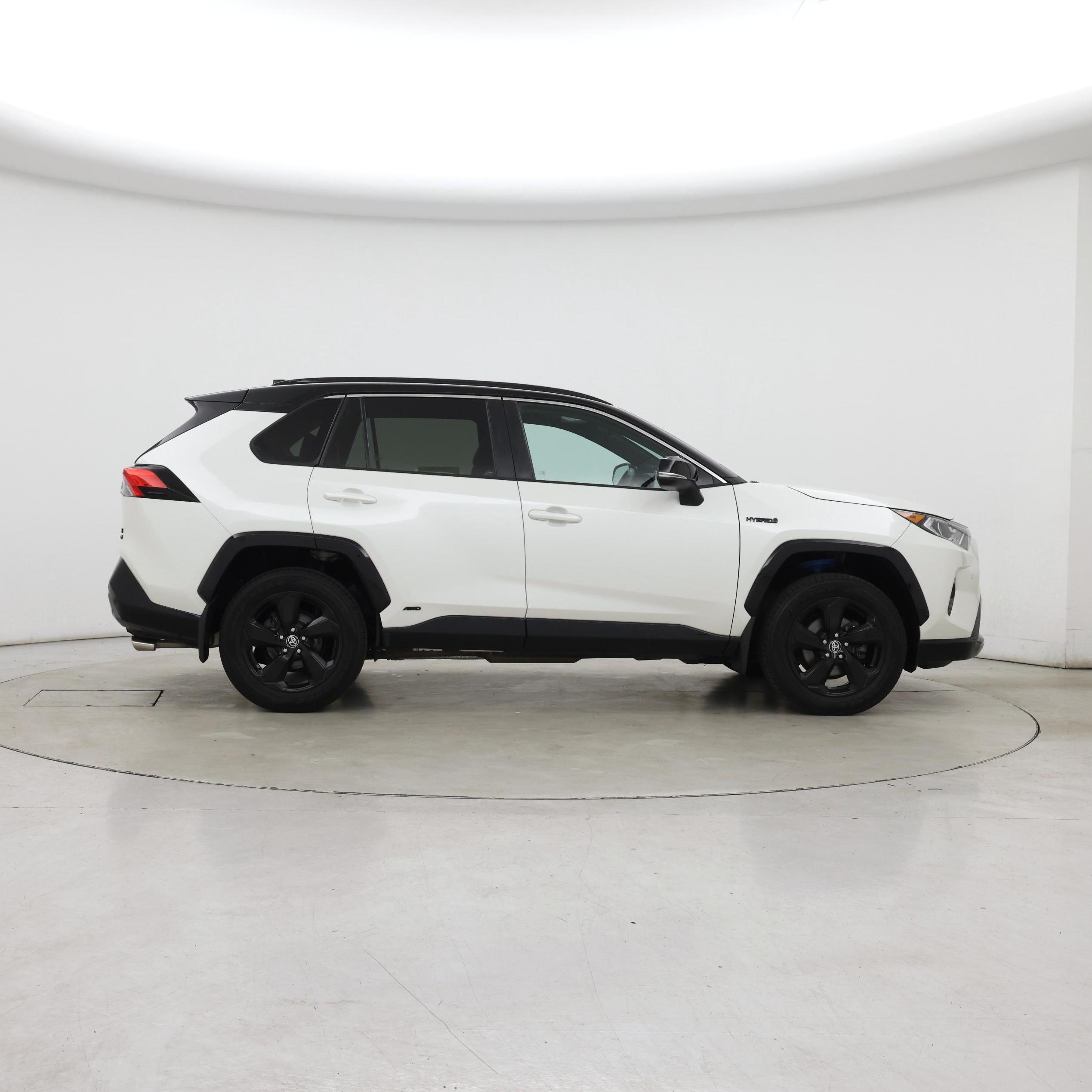 Thumbnail: 2021 Toyota RAV4 - 7