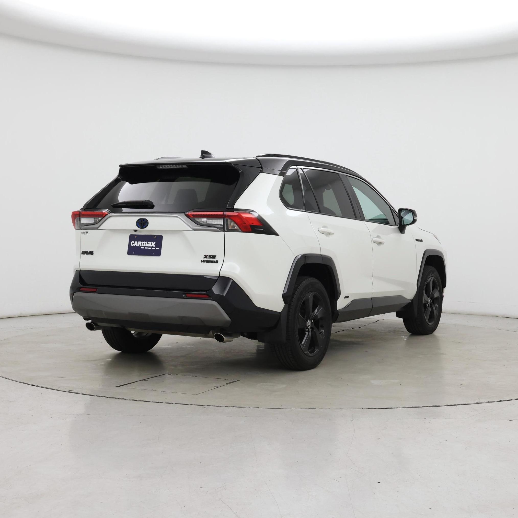Thumbnail: 2021 Toyota RAV4 - 8