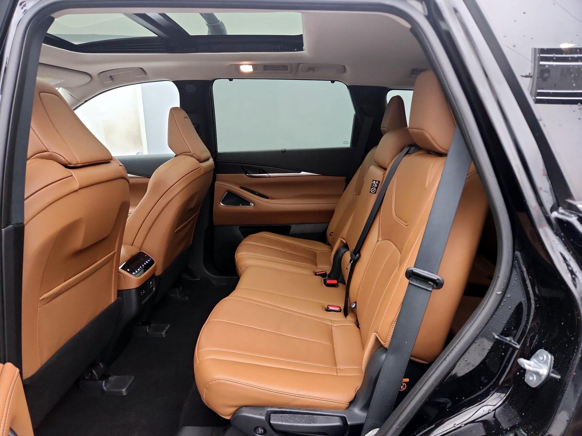 Thumbnail: 2023 INFINITI QX60 - 20