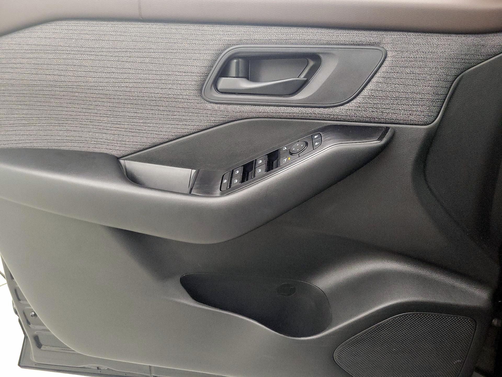 Thumbnail: 2023 Nissan Rogue - 12