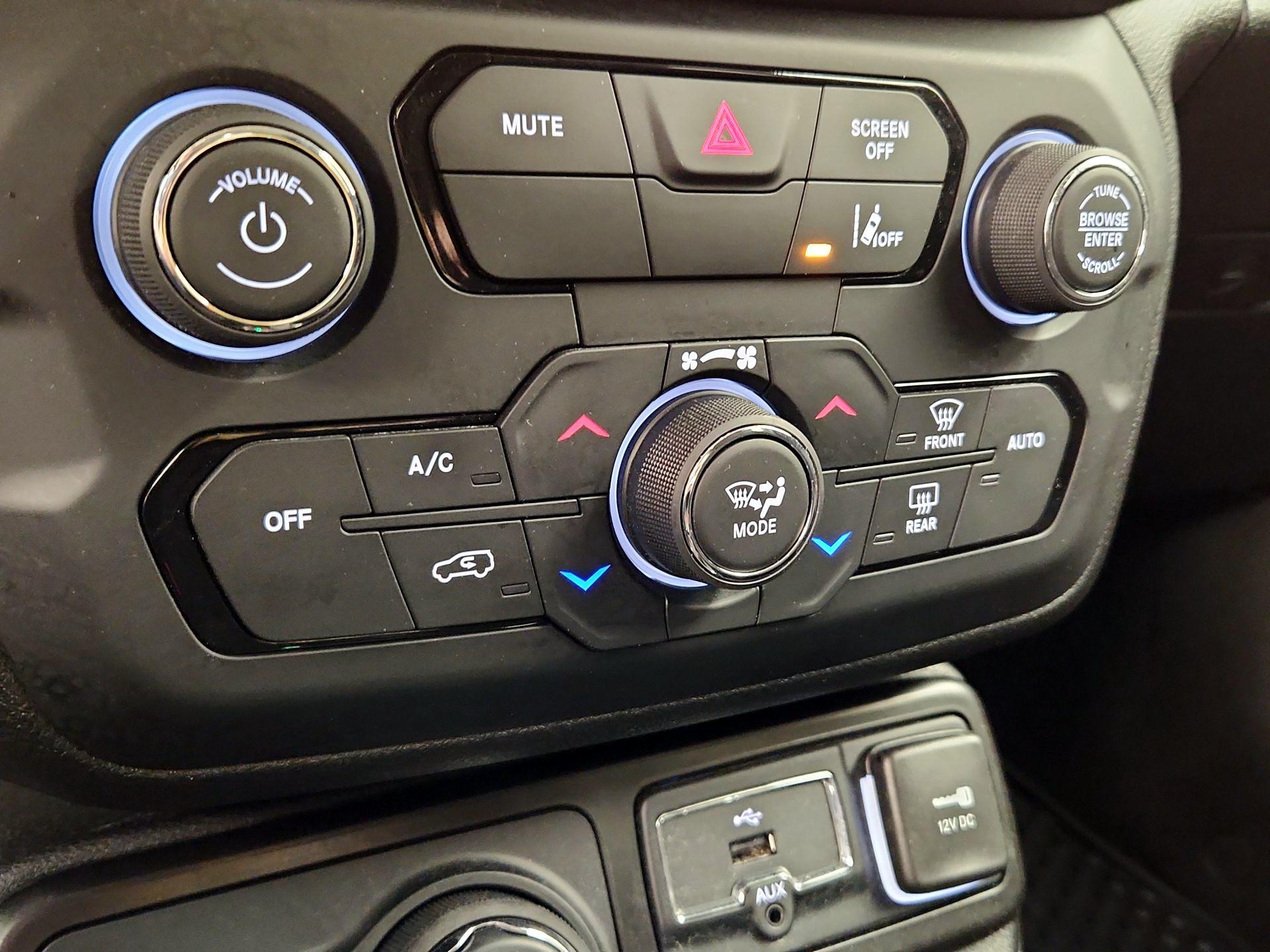 Thumbnail: 2022 Jeep Renegade - 15