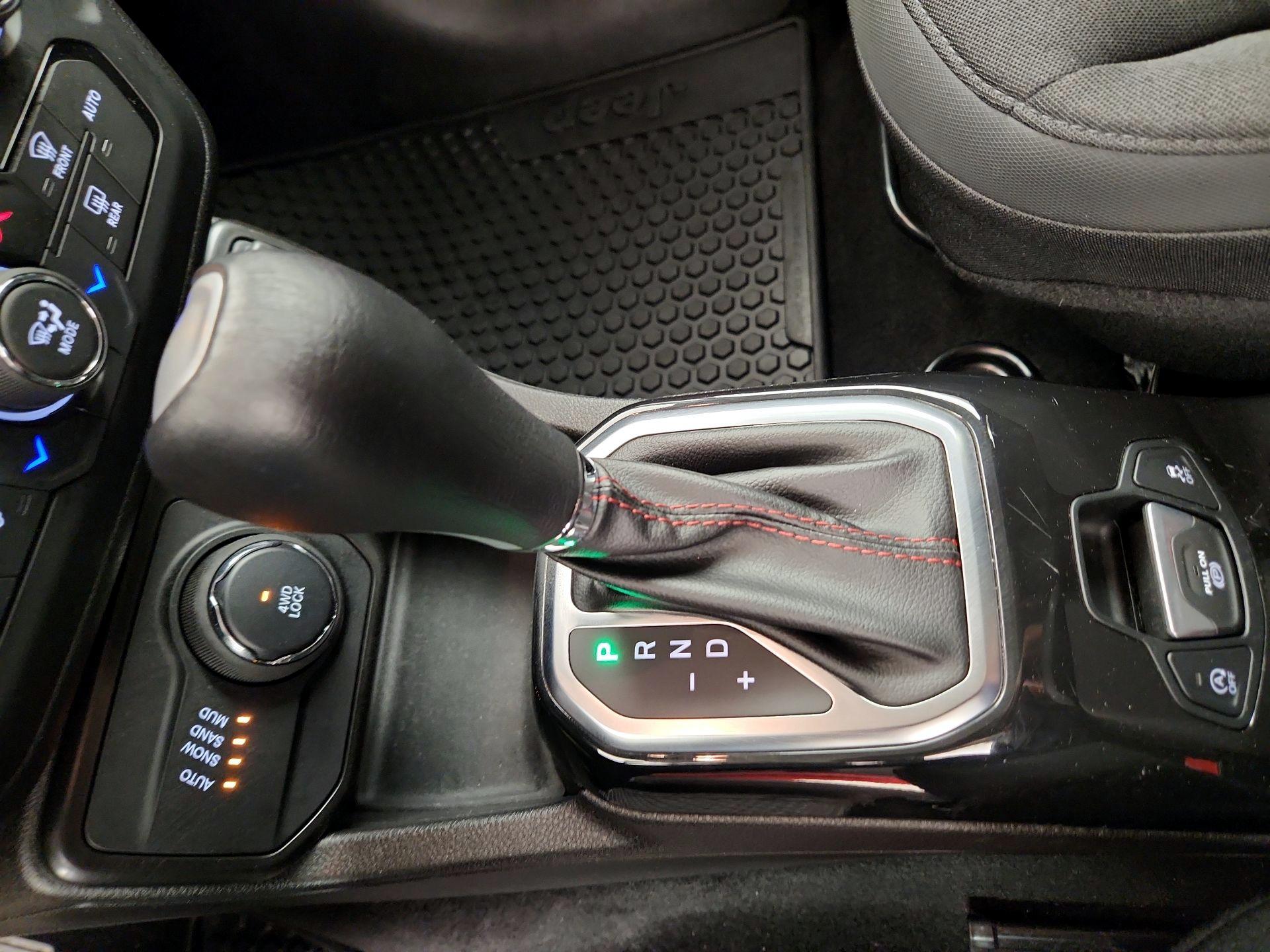 Thumbnail: 2022 Jeep Renegade - 16