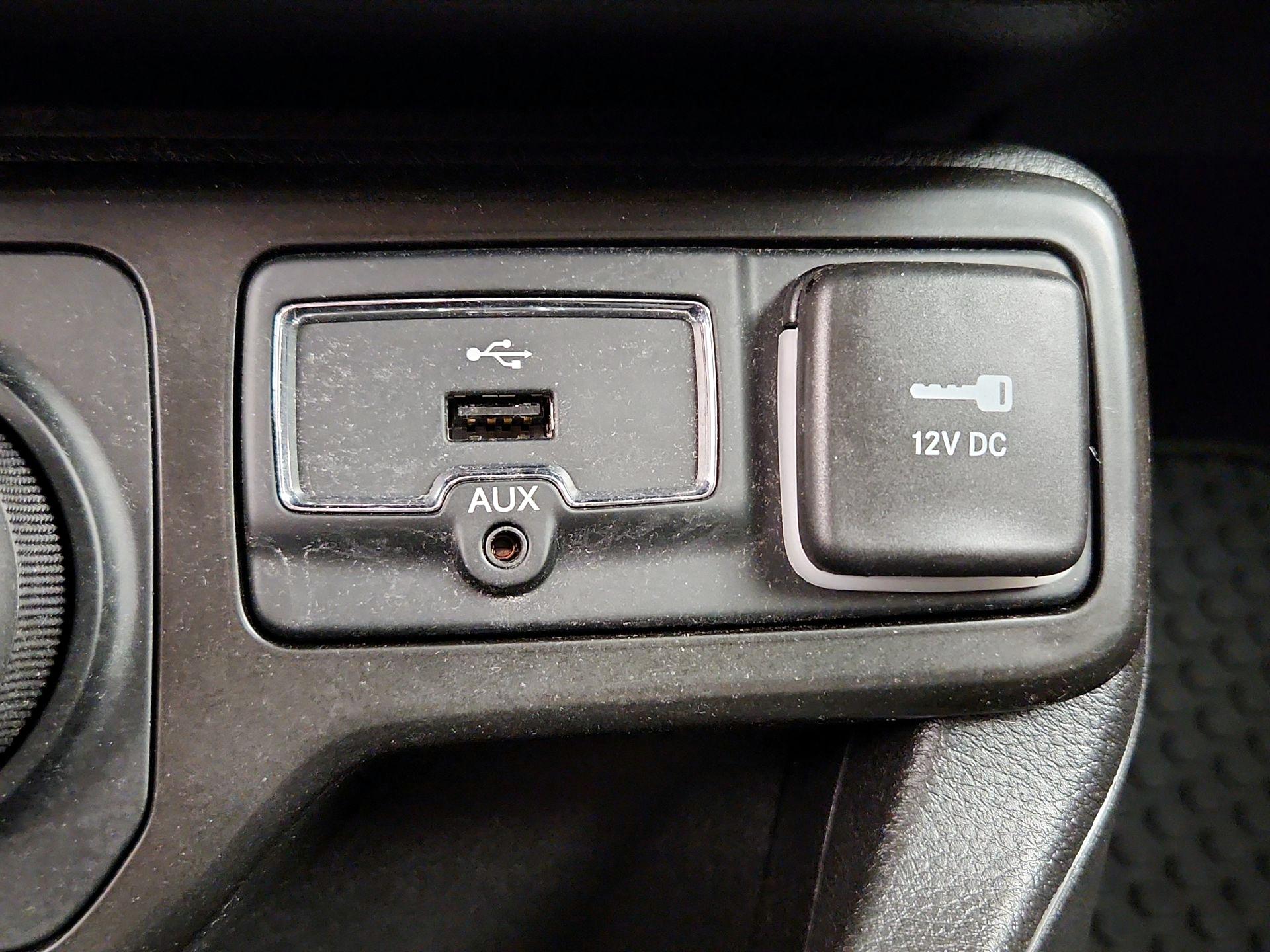 Thumbnail: 2022 Jeep Renegade - 17