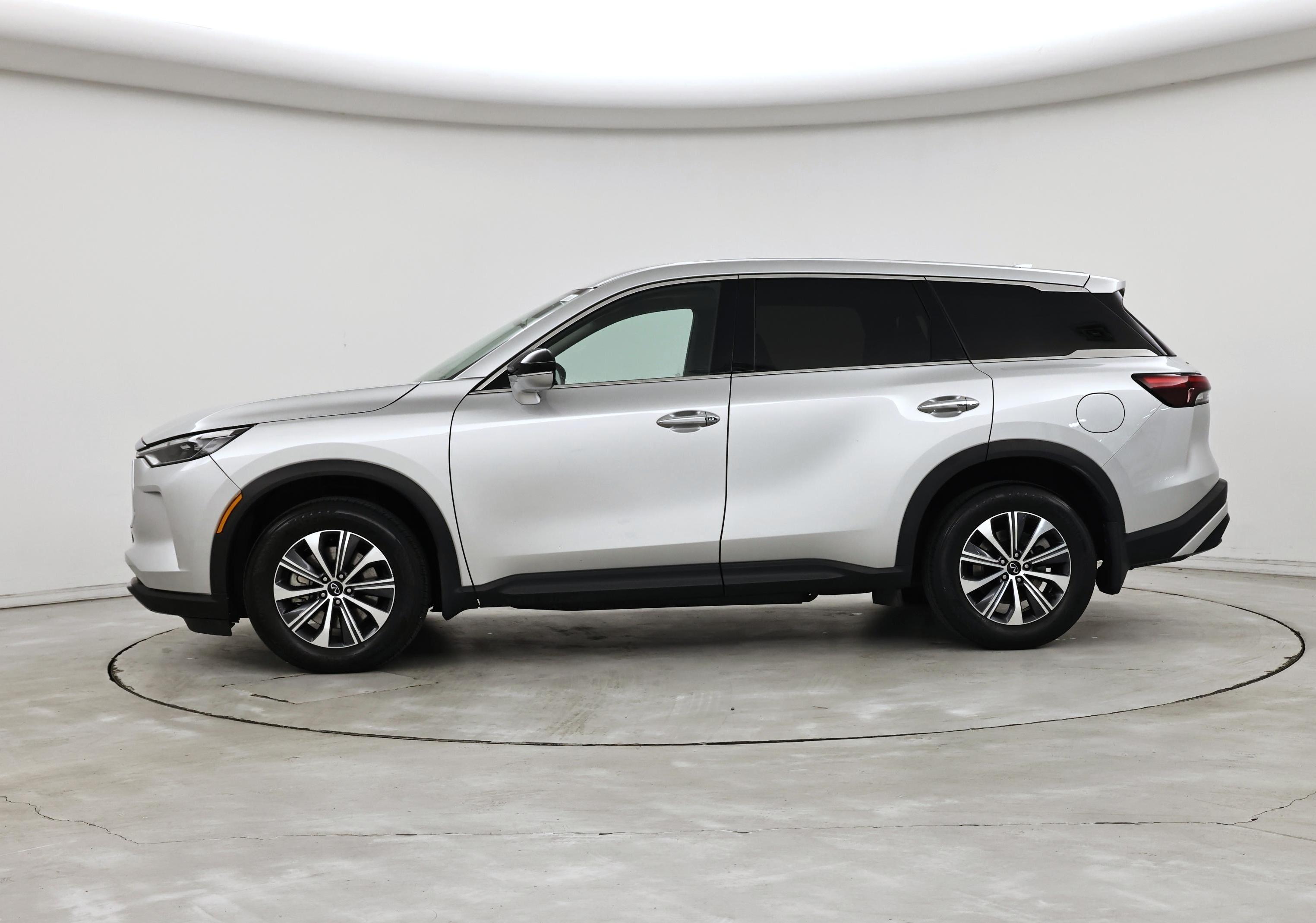 Thumbnail: 2023 INFINITI QX60 - 3