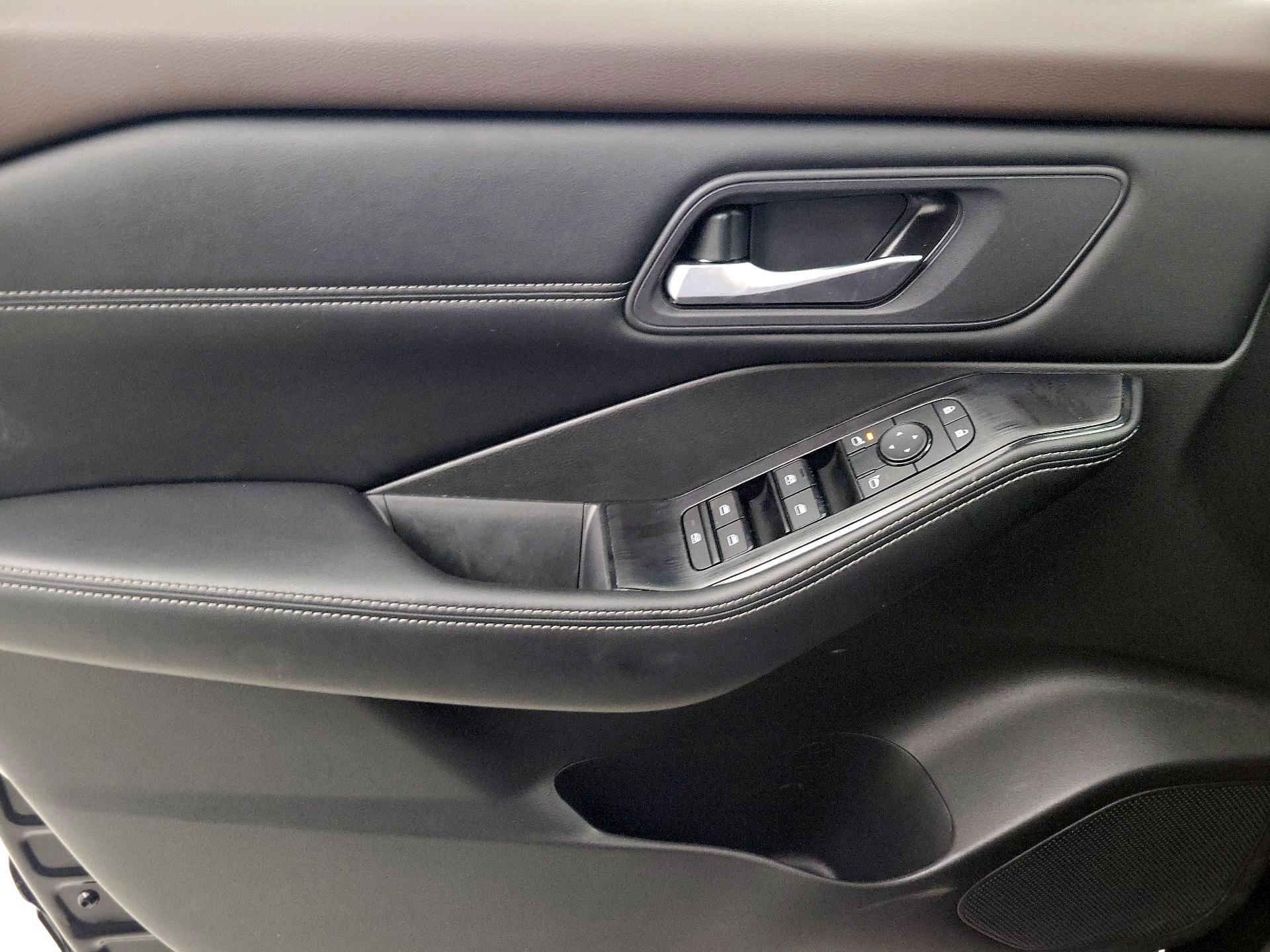 Thumbnail: 2023 Nissan Rogue - 10