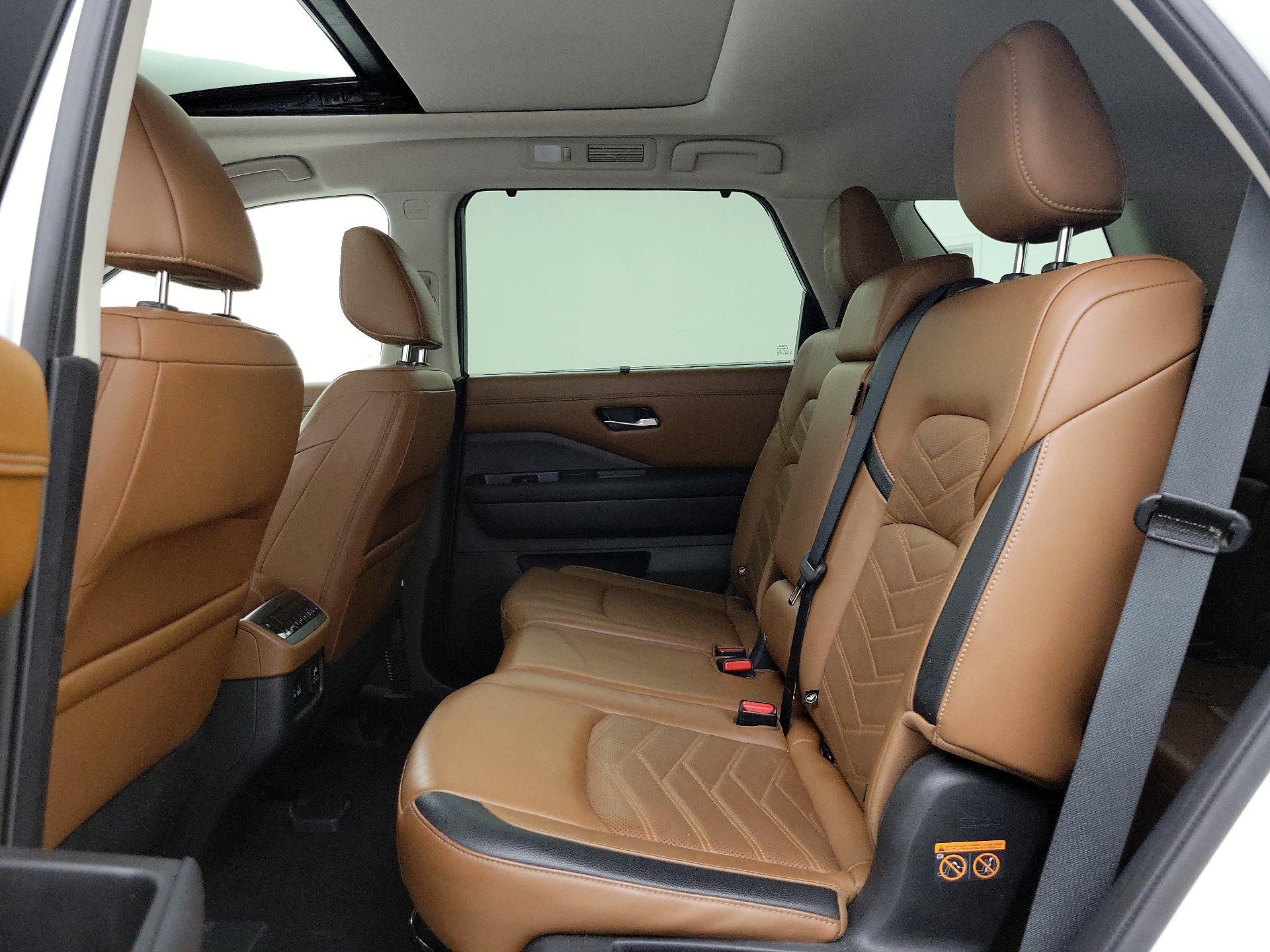 Thumbnail: 2023 Nissan Pathfinder - 20