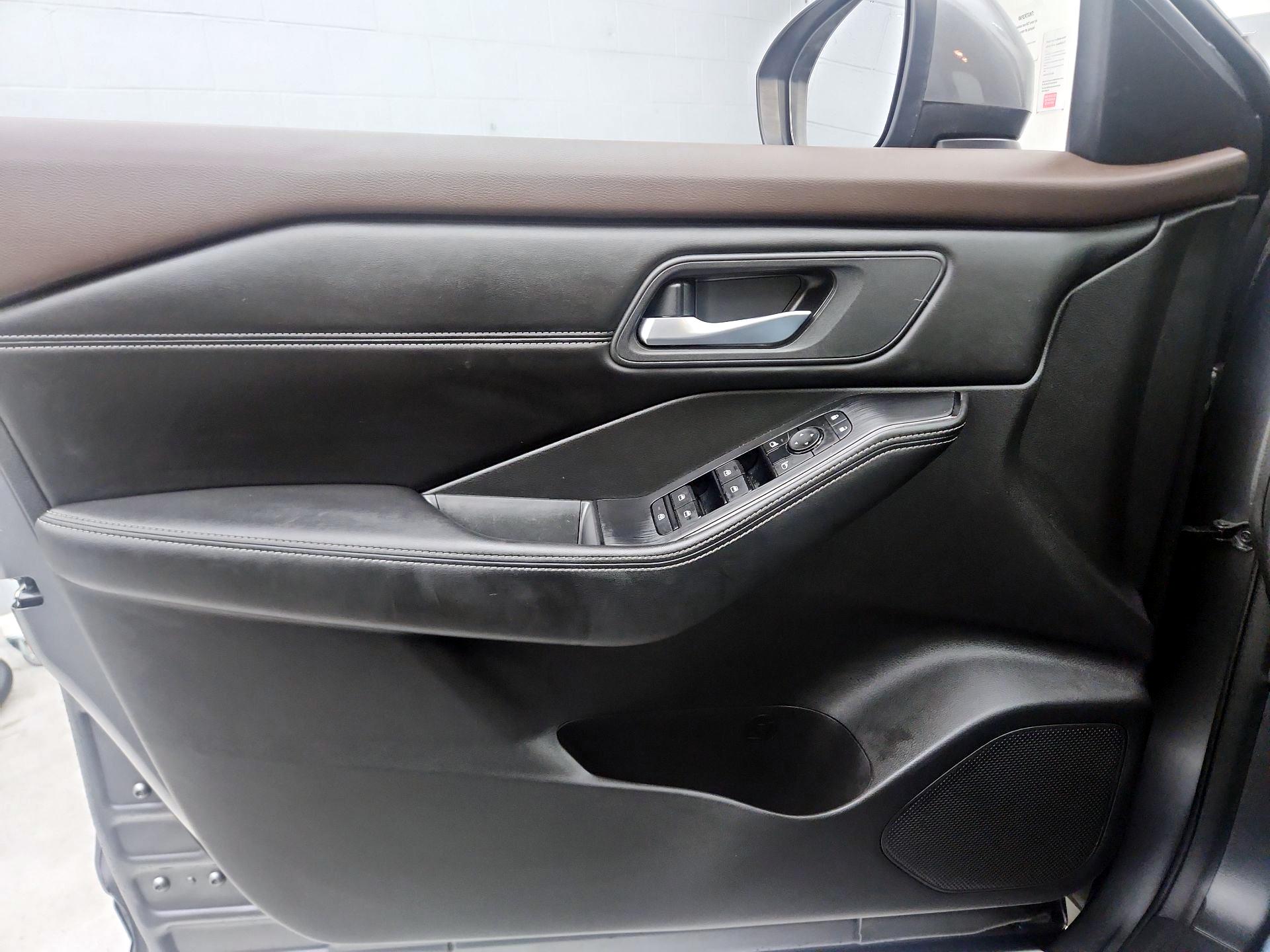 Thumbnail: 2023 Nissan Rogue - 12