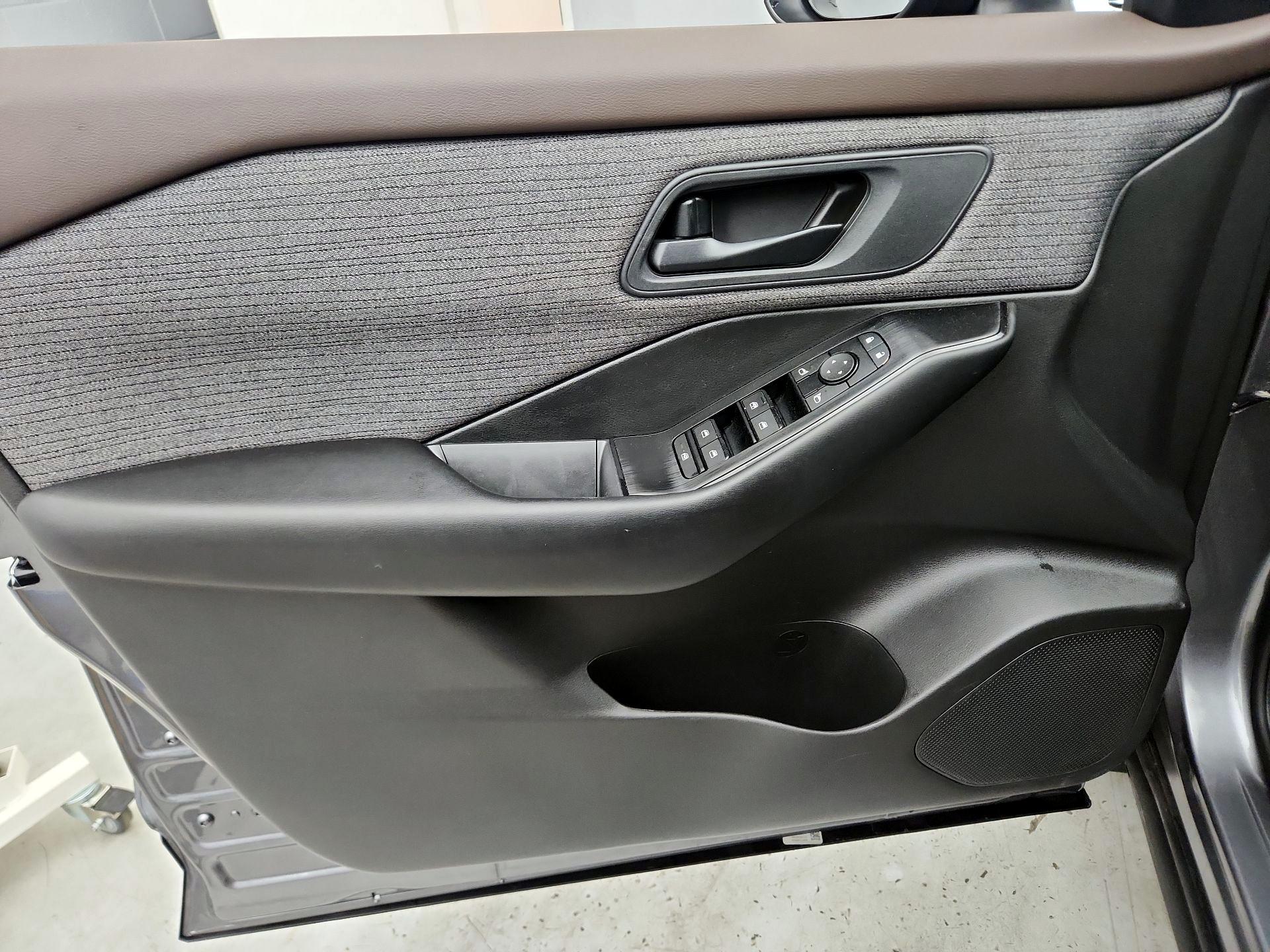 Thumbnail: 2023 Nissan Rogue - 12