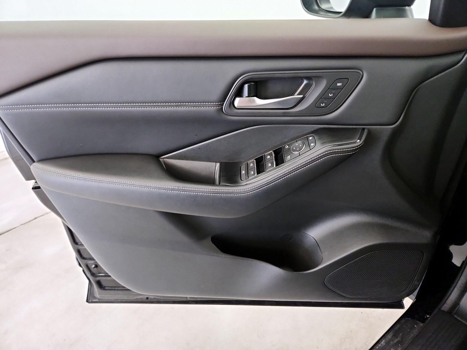 Thumbnail: 2023 Nissan Rogue - 12