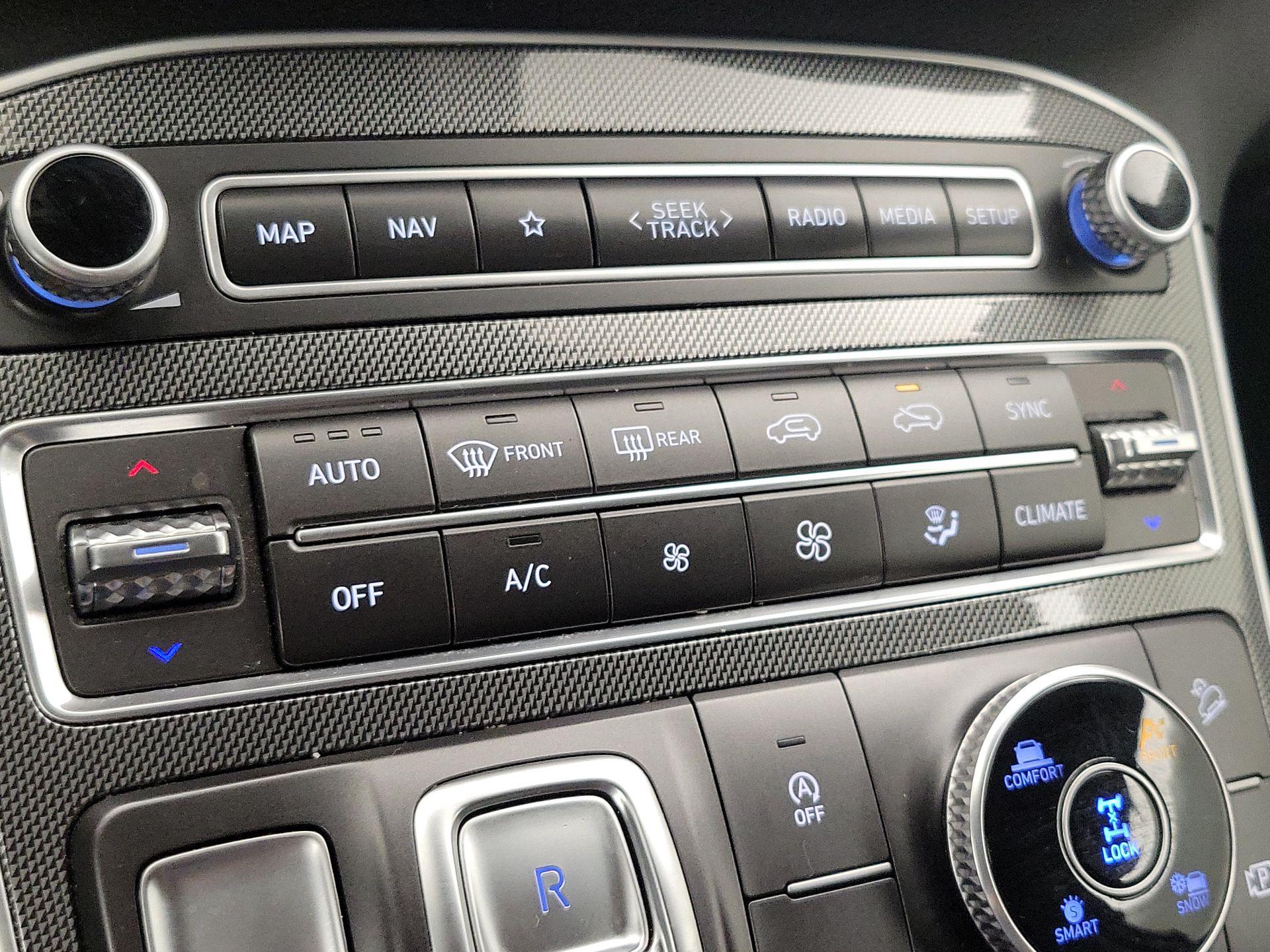 Thumbnail: 2023 Hyundai Santa Fe - 17