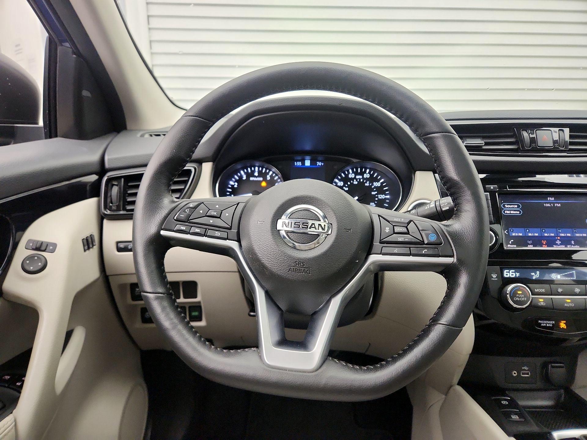 Thumbnail: 2022 Nissan Rogue Sport - 10