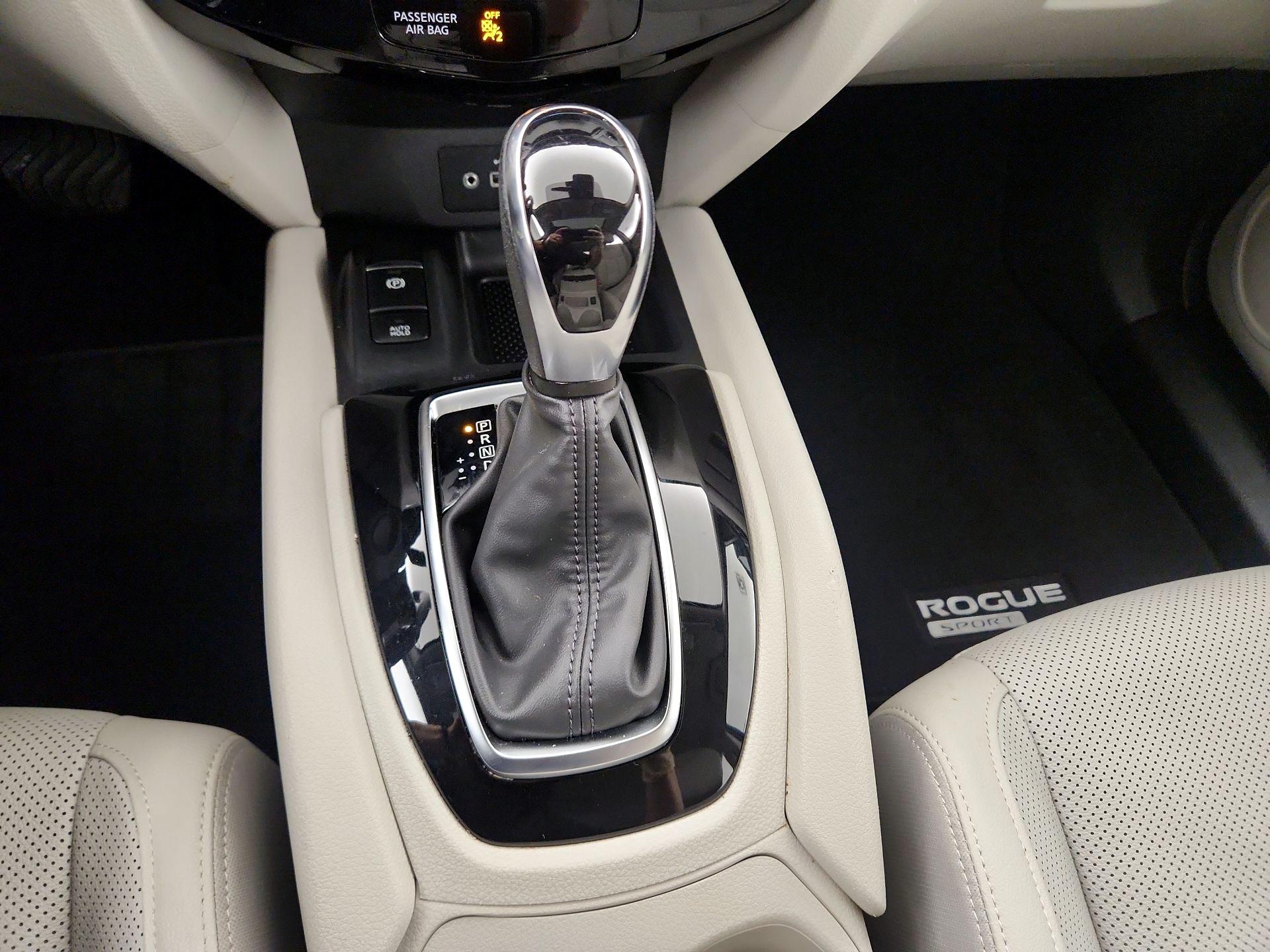 Thumbnail: 2022 Nissan Rogue Sport - 18