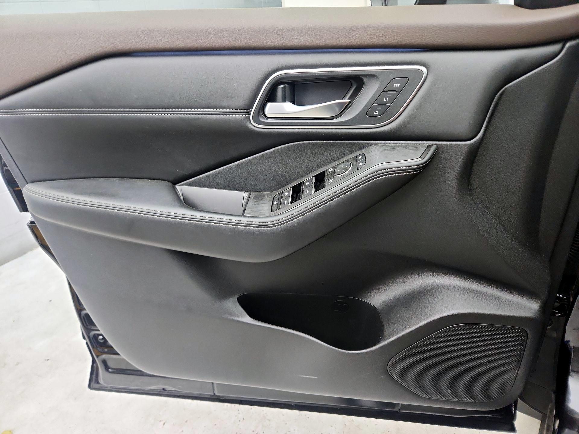 Thumbnail: 2023 Nissan Rogue - 12