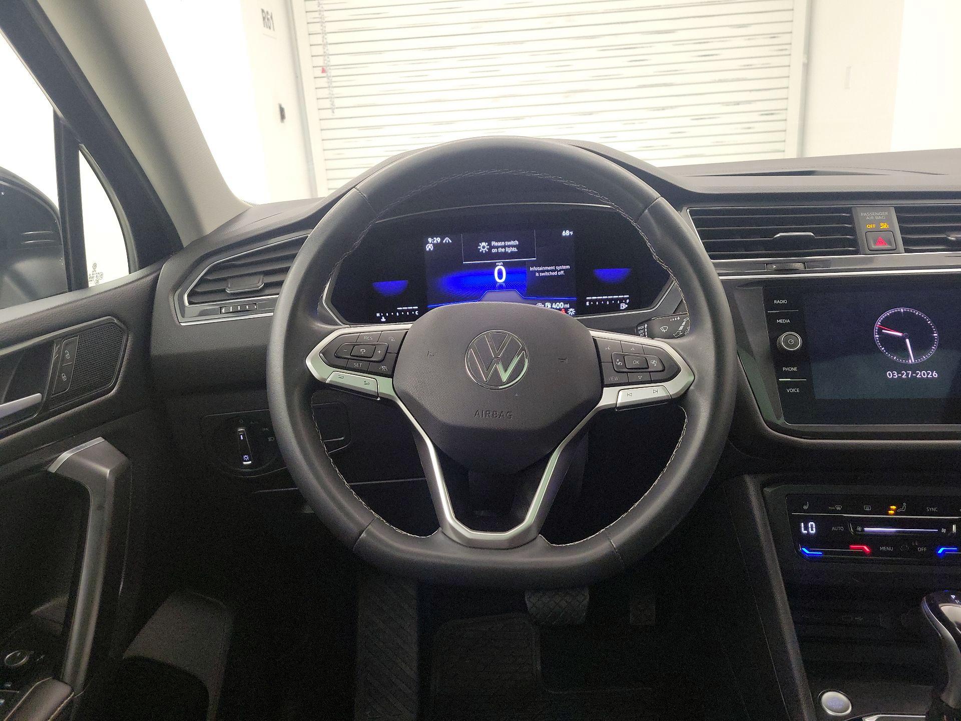 Thumbnail: 2022 Volkswagen Tiguan - 10