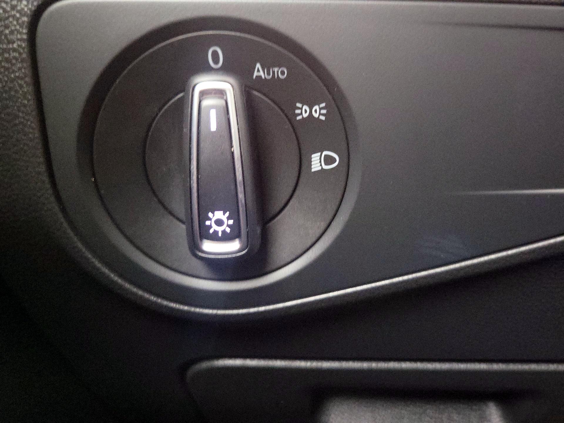 Thumbnail: 2022 Volkswagen Tiguan - 13